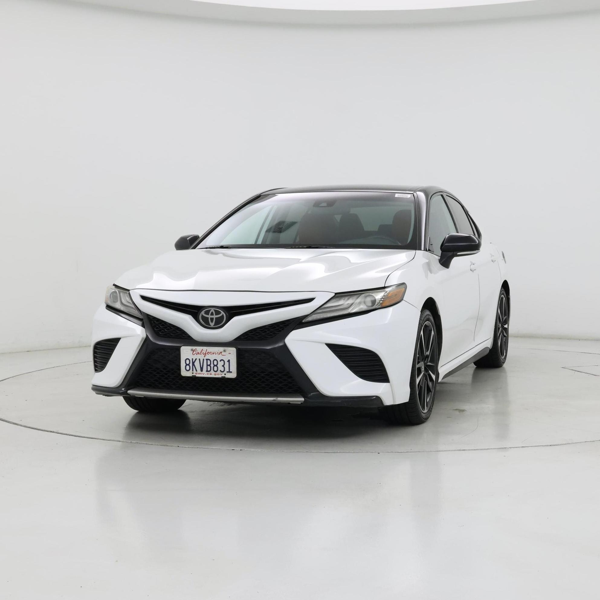 Thumbnail: 2019 Toyota Camry - 4