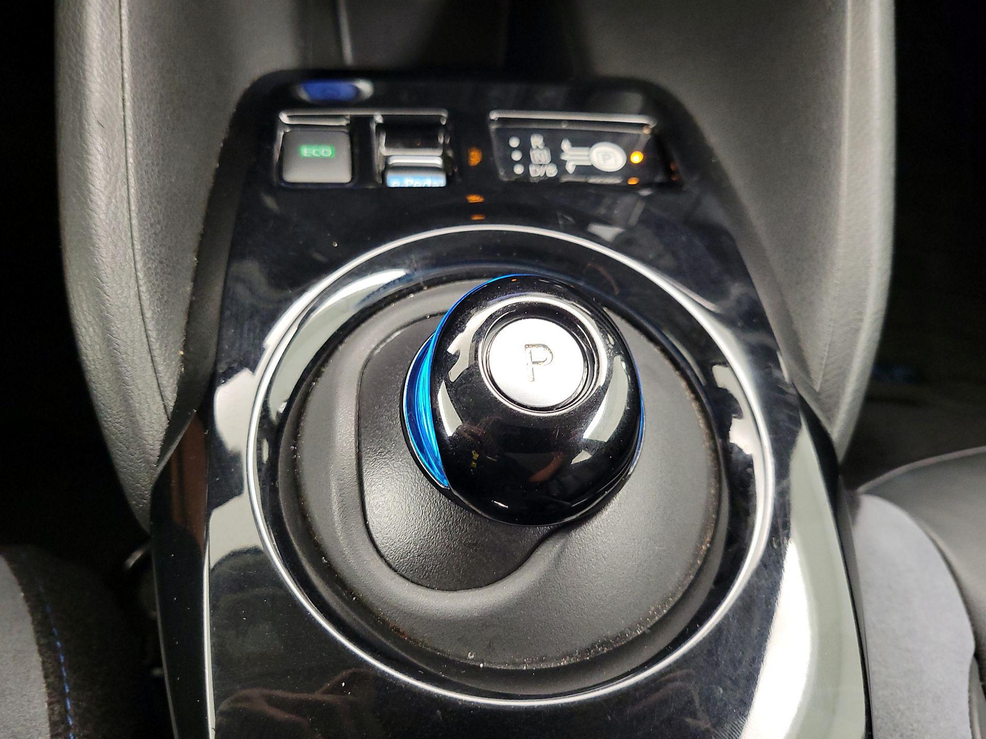 Thumbnail: 2018 Nissan Leaf - 18