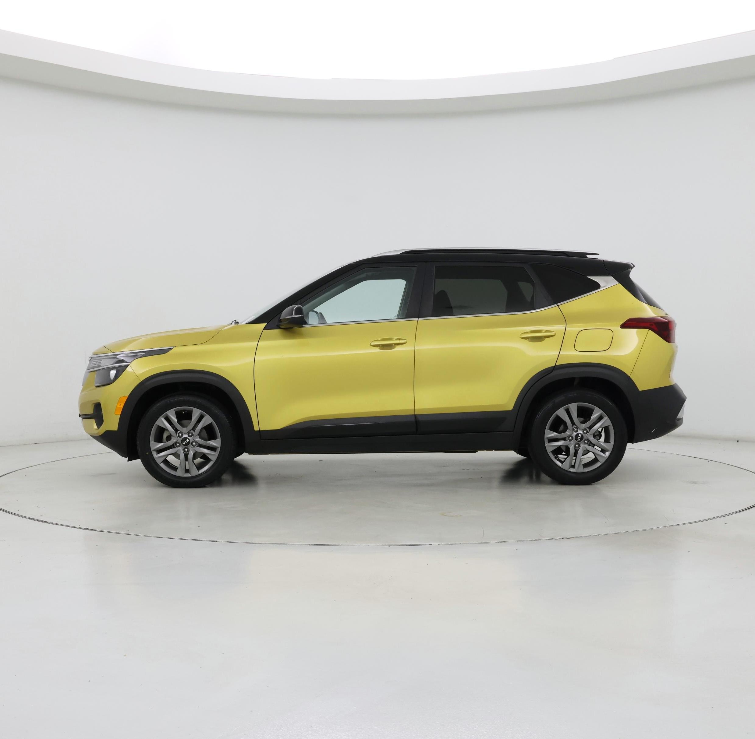 Thumbnail: 2021 Kia Seltos - 3