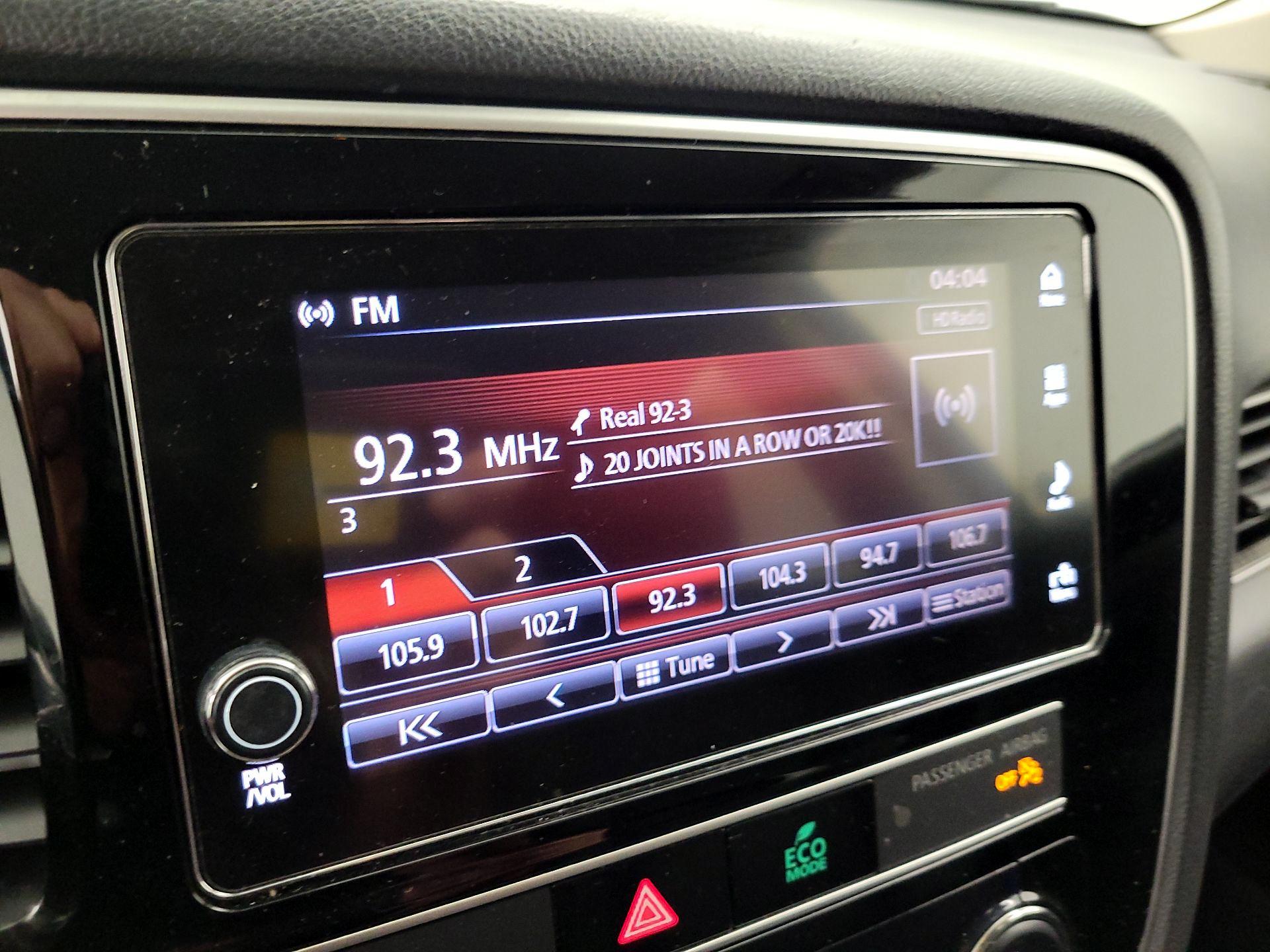 Thumbnail: 2019 Mitsubishi Outlander - 15