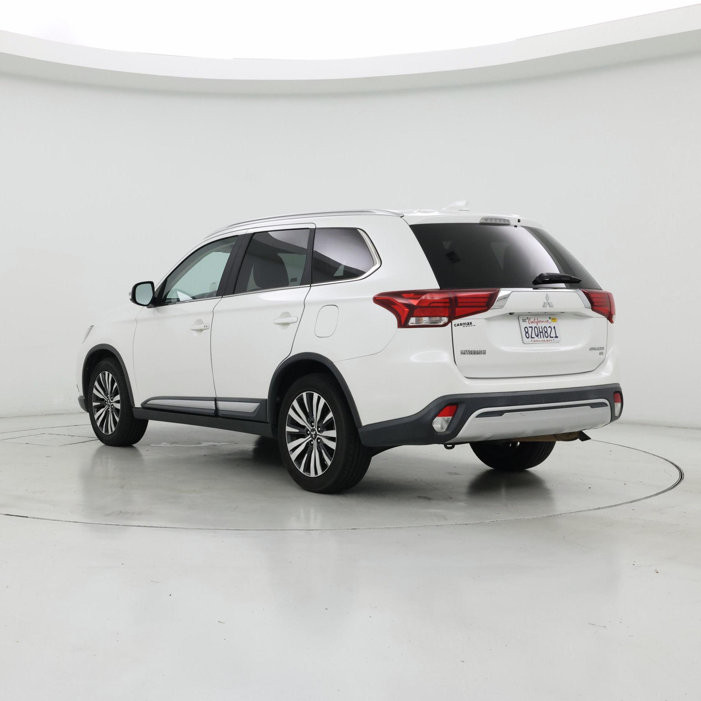 Thumbnail: 2019 Mitsubishi Outlander - 2