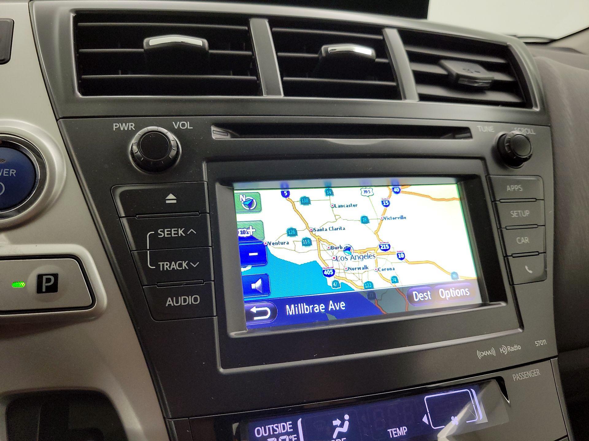 Thumbnail: 2014 Toyota Prius v - 14