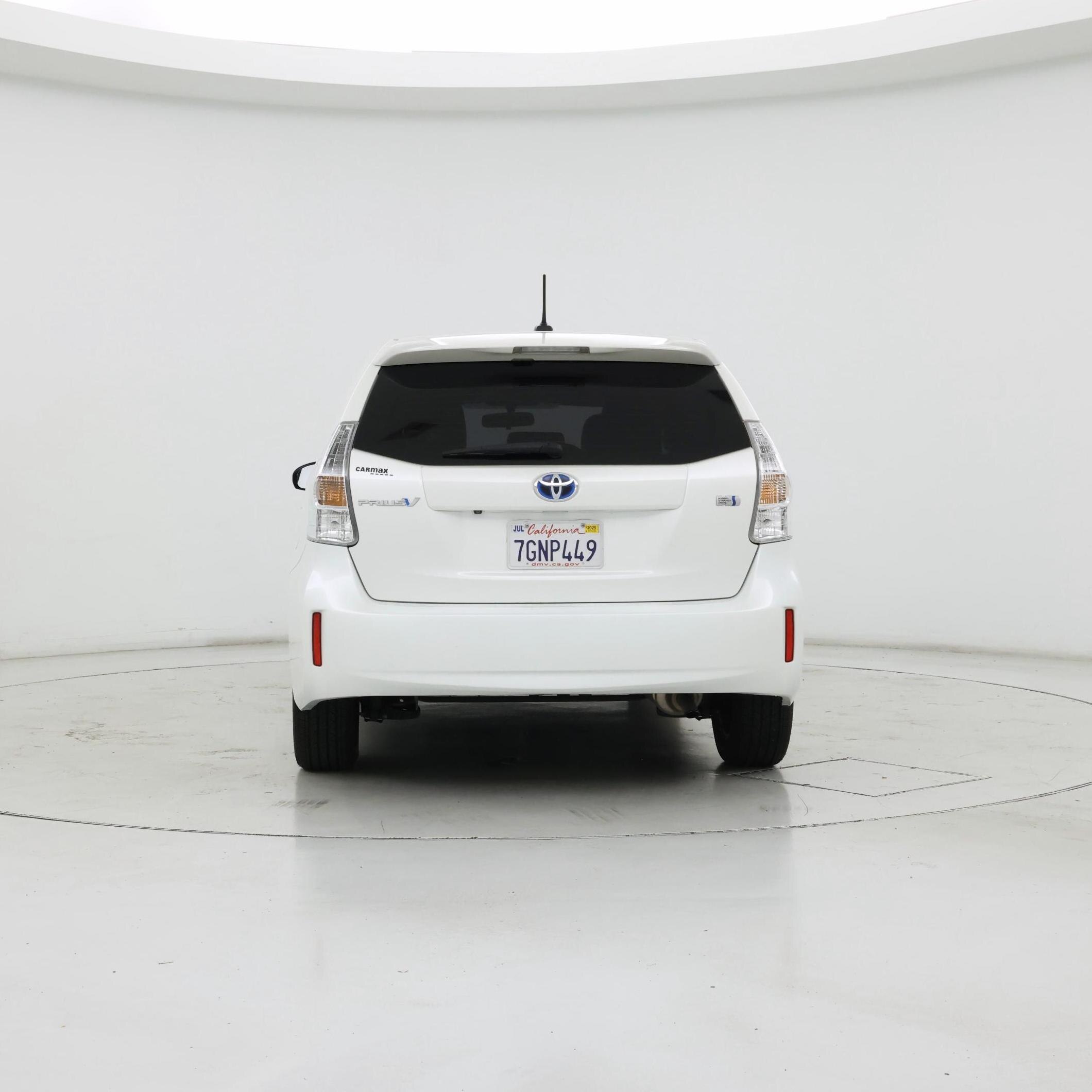 Thumbnail: 2014 Toyota Prius v - 6