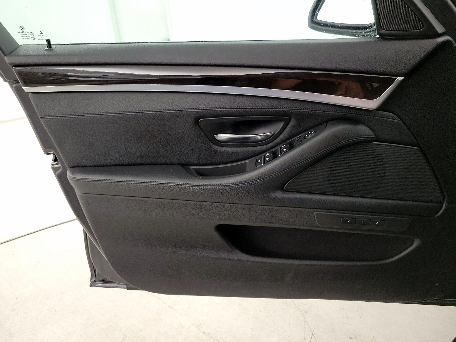 Thumbnail: 2014 BMW 5 Series - 12
