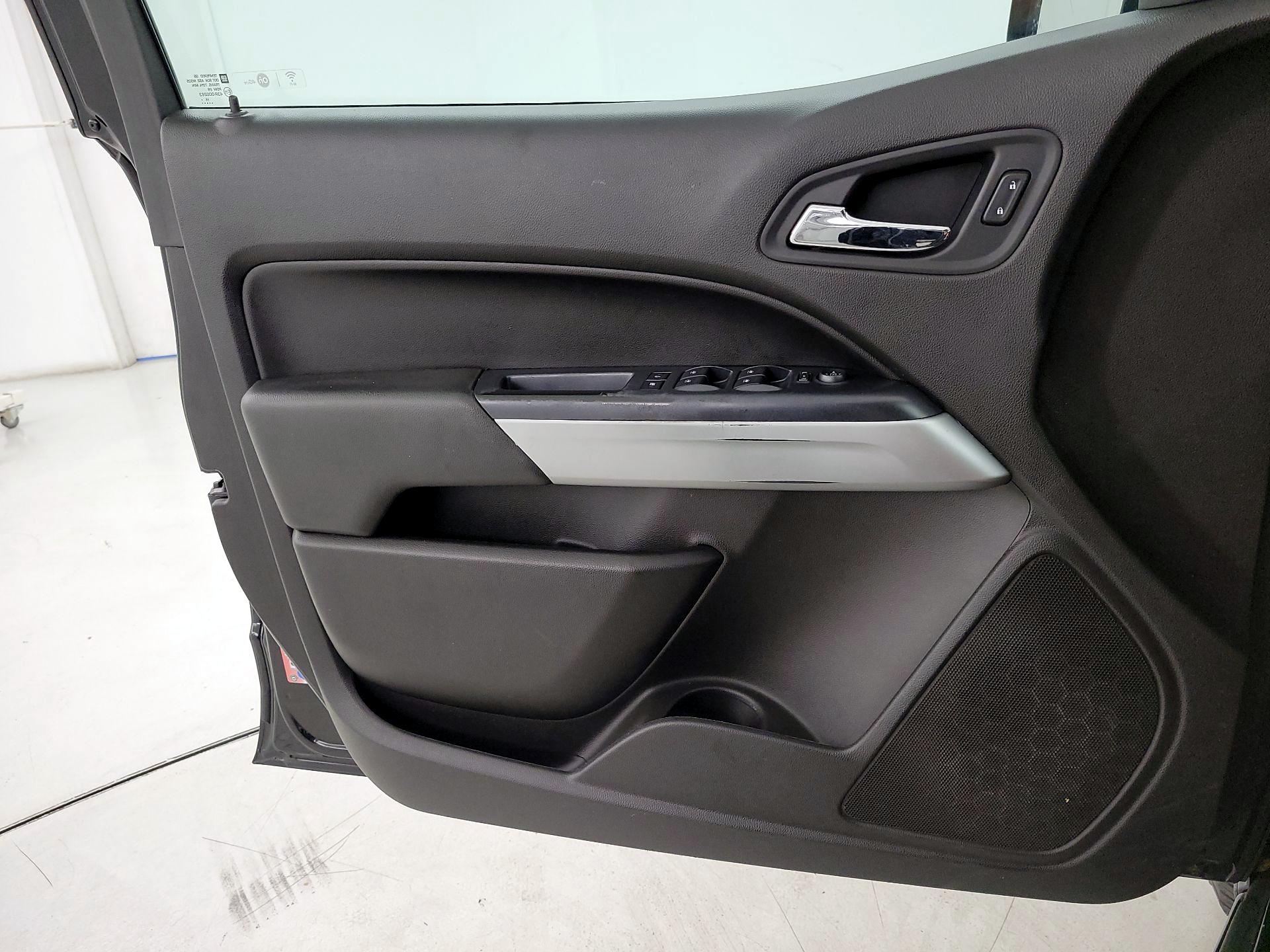 Thumbnail: 2016 Chevrolet Colorado - 12