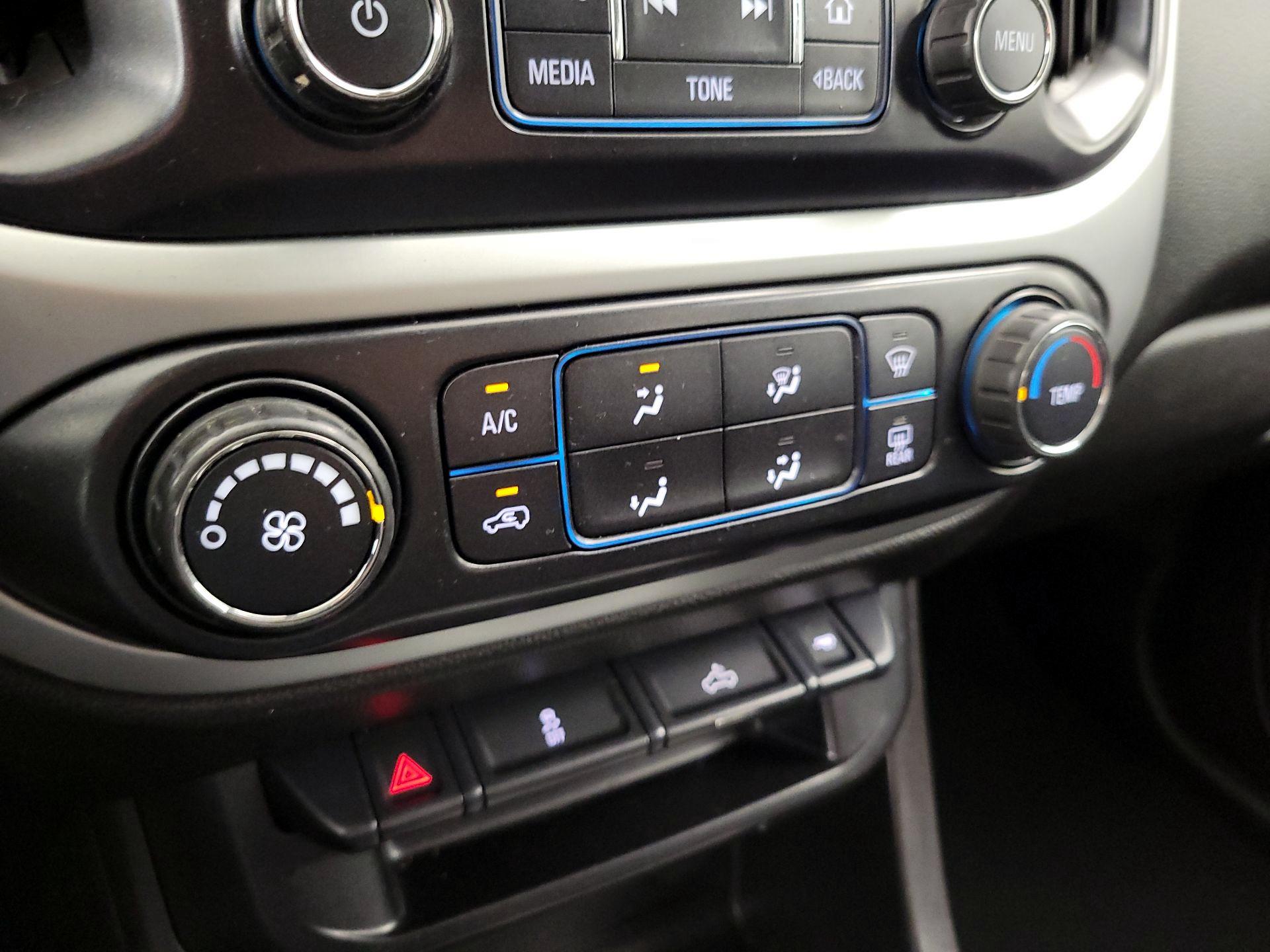 Thumbnail: 2016 Chevrolet Colorado - 17