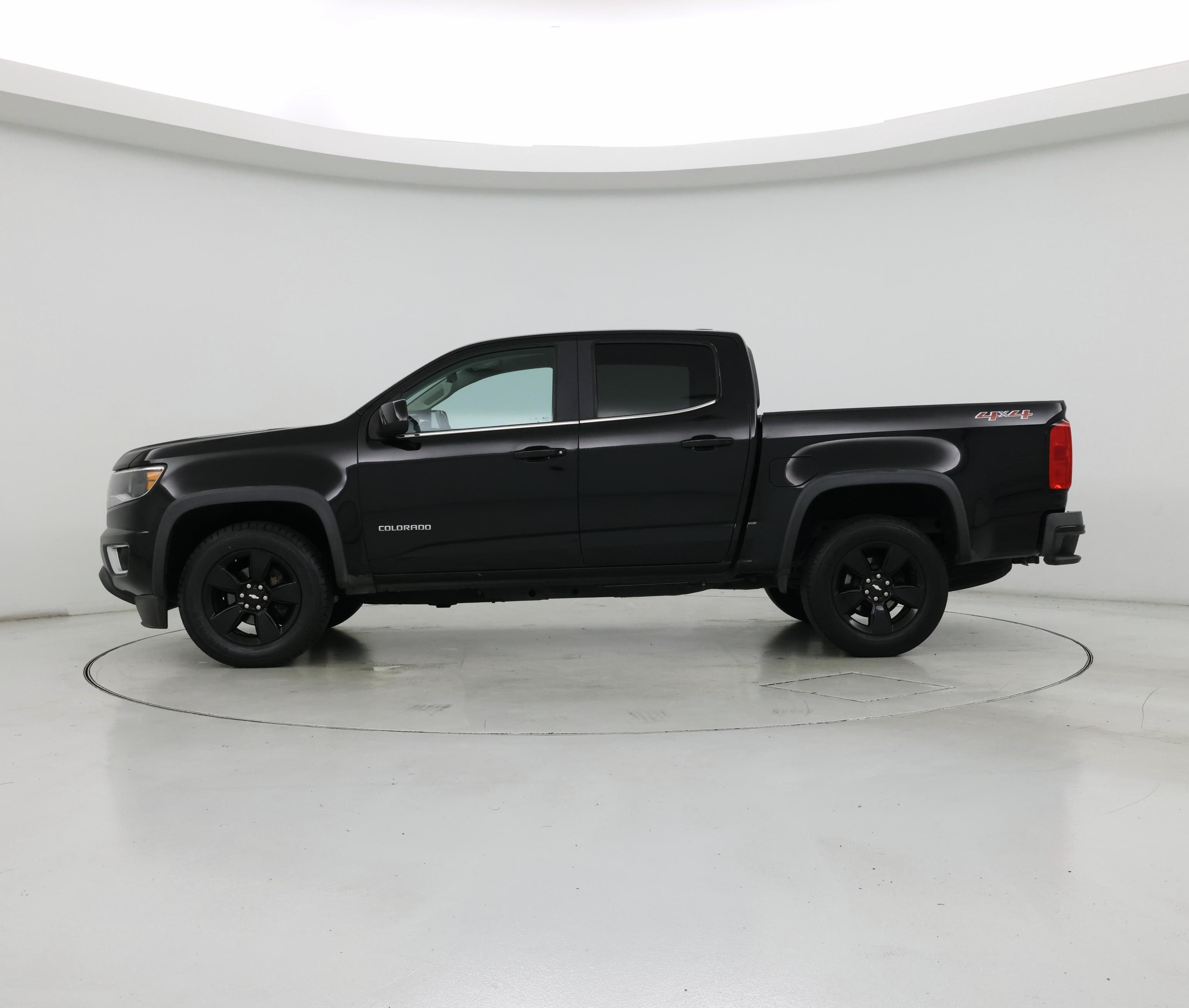 Thumbnail: 2016 Chevrolet Colorado - 3
