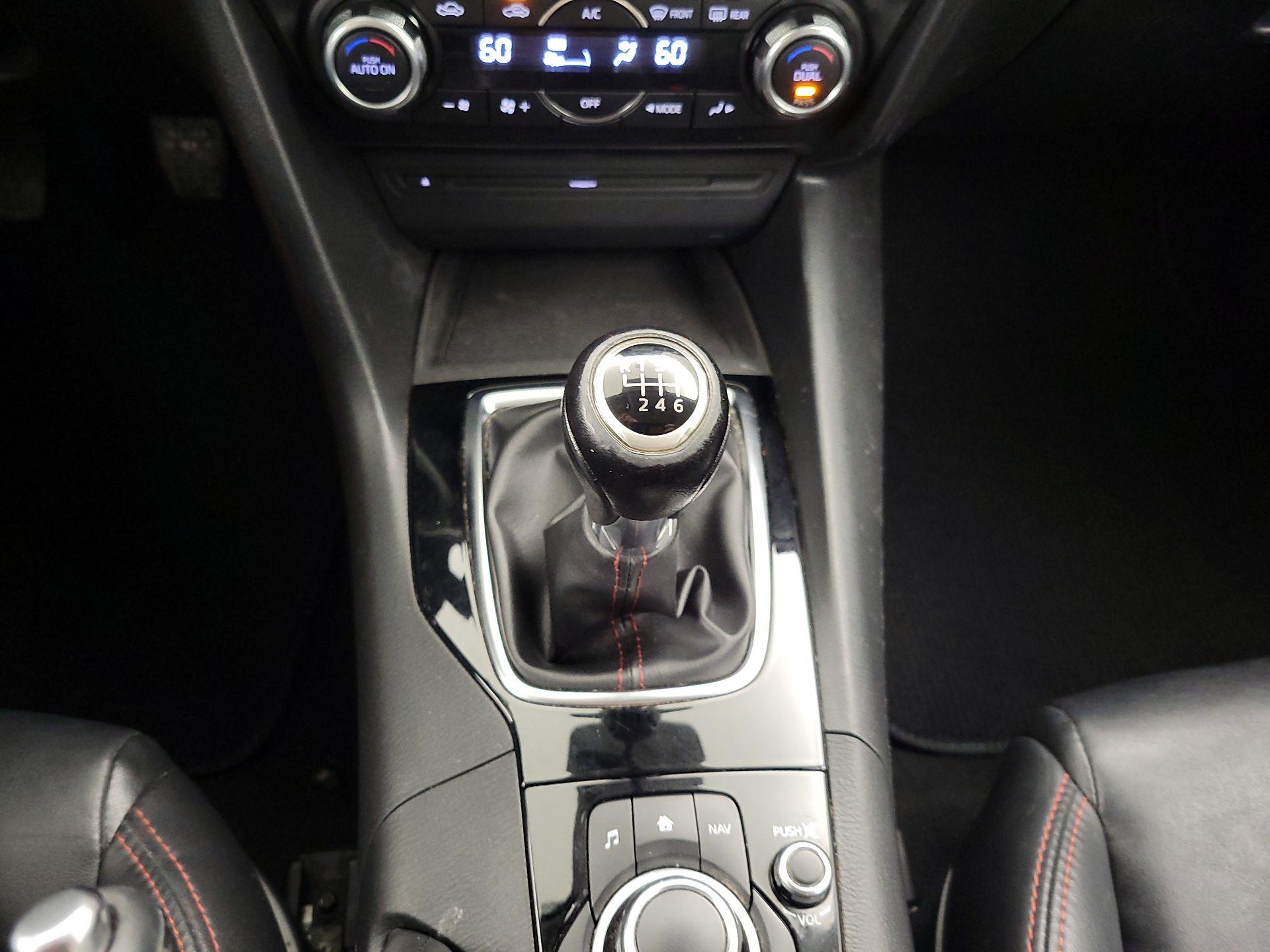 Thumbnail: 2015 Mazda Mazda3 - 18