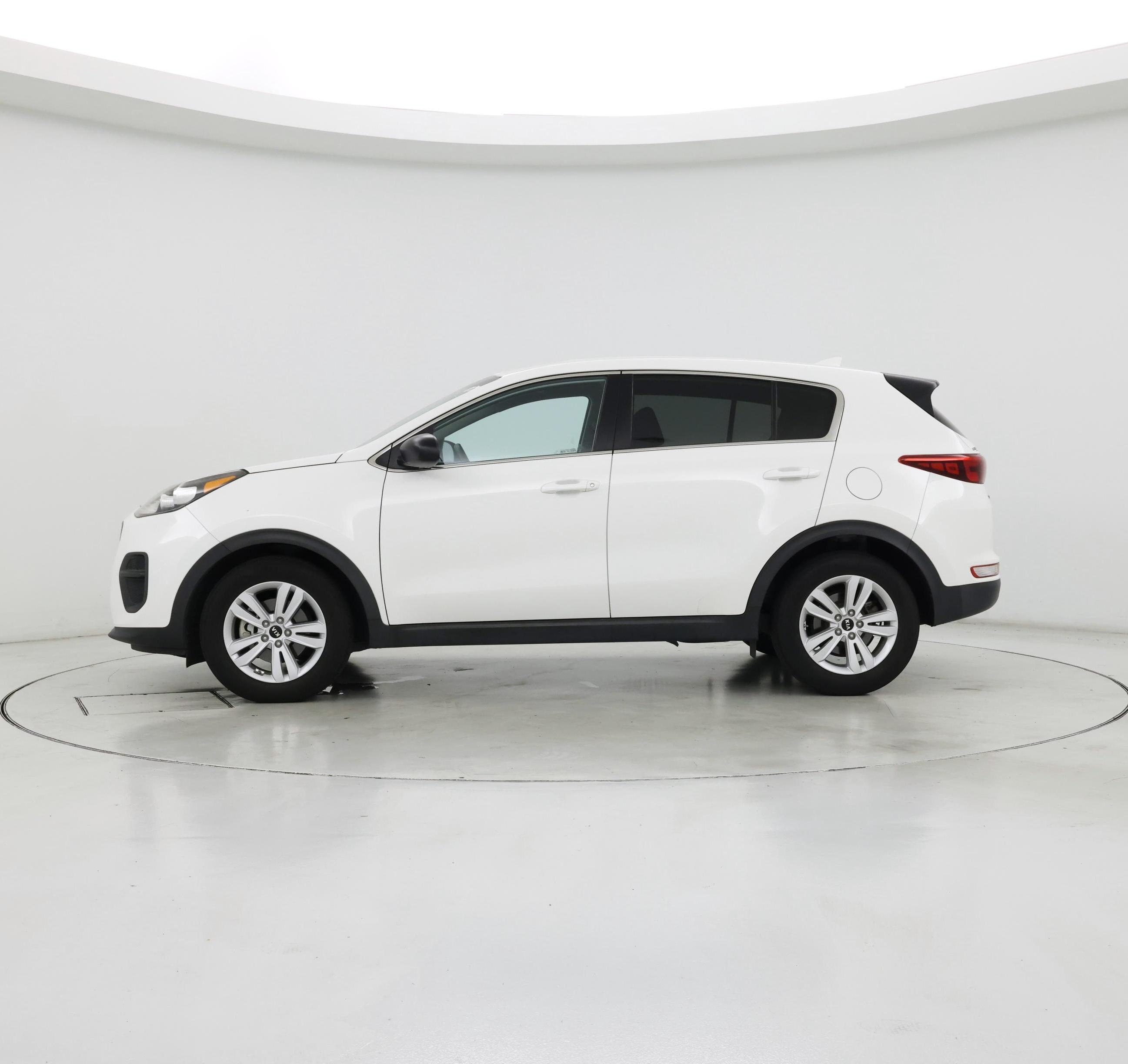Thumbnail: 2018 Kia Sportage - 3