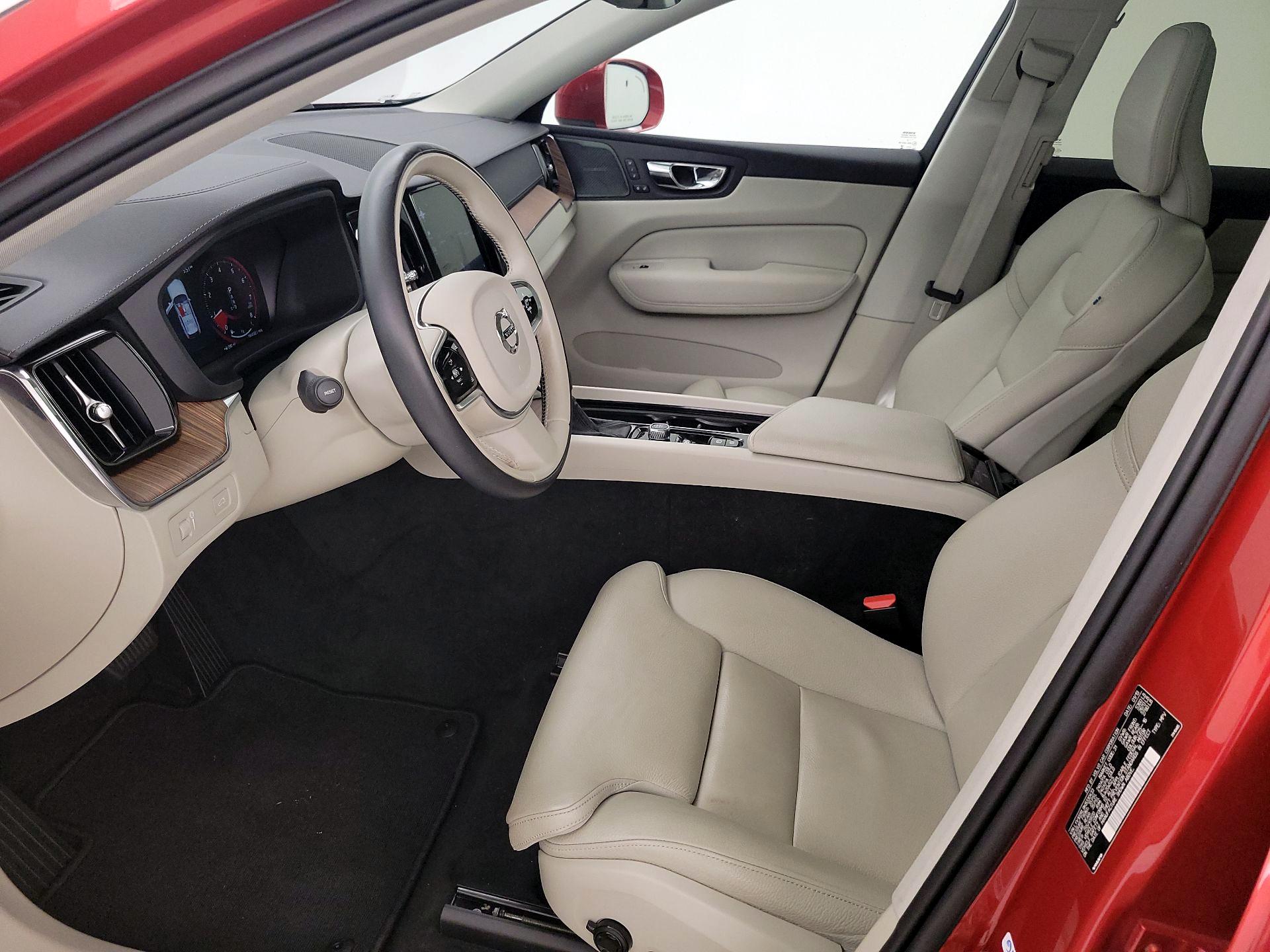 Thumbnail: 2019 Volvo XC60 - 11