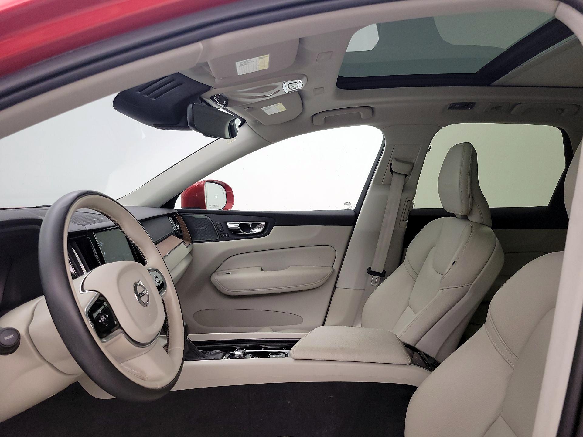 Thumbnail: 2019 Volvo XC60 - 20