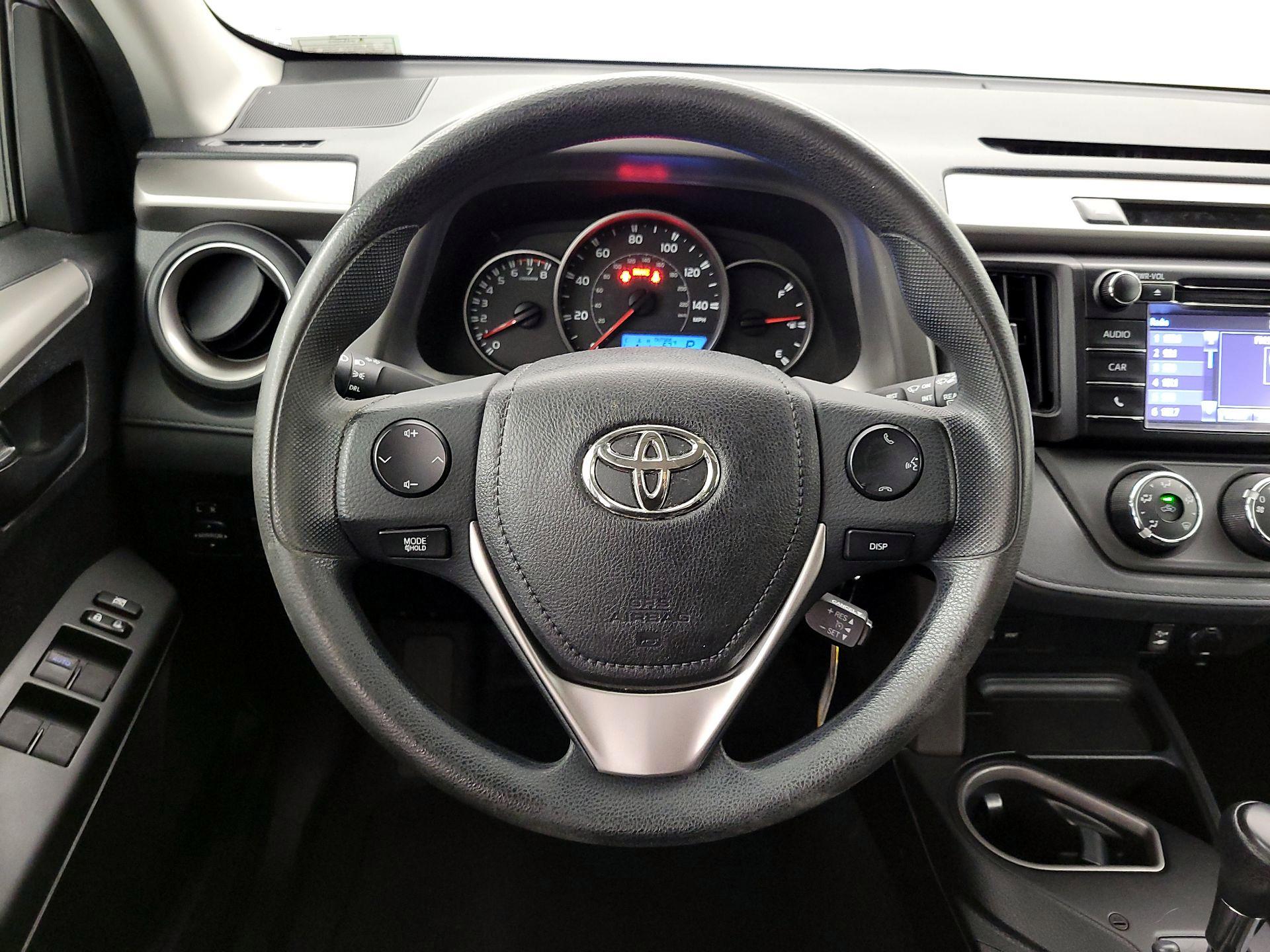 Thumbnail: 2016 Toyota RAV4 - 10