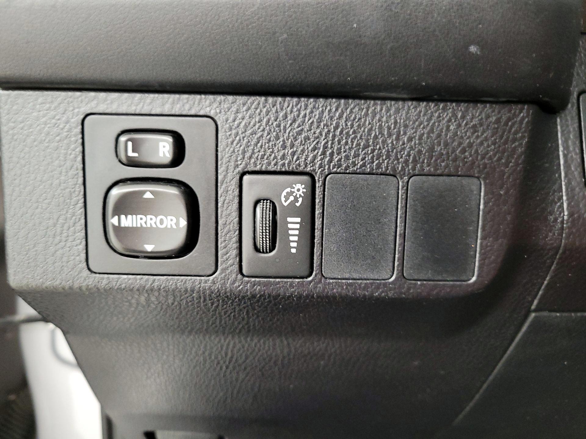 Thumbnail: 2016 Toyota RAV4 - 13