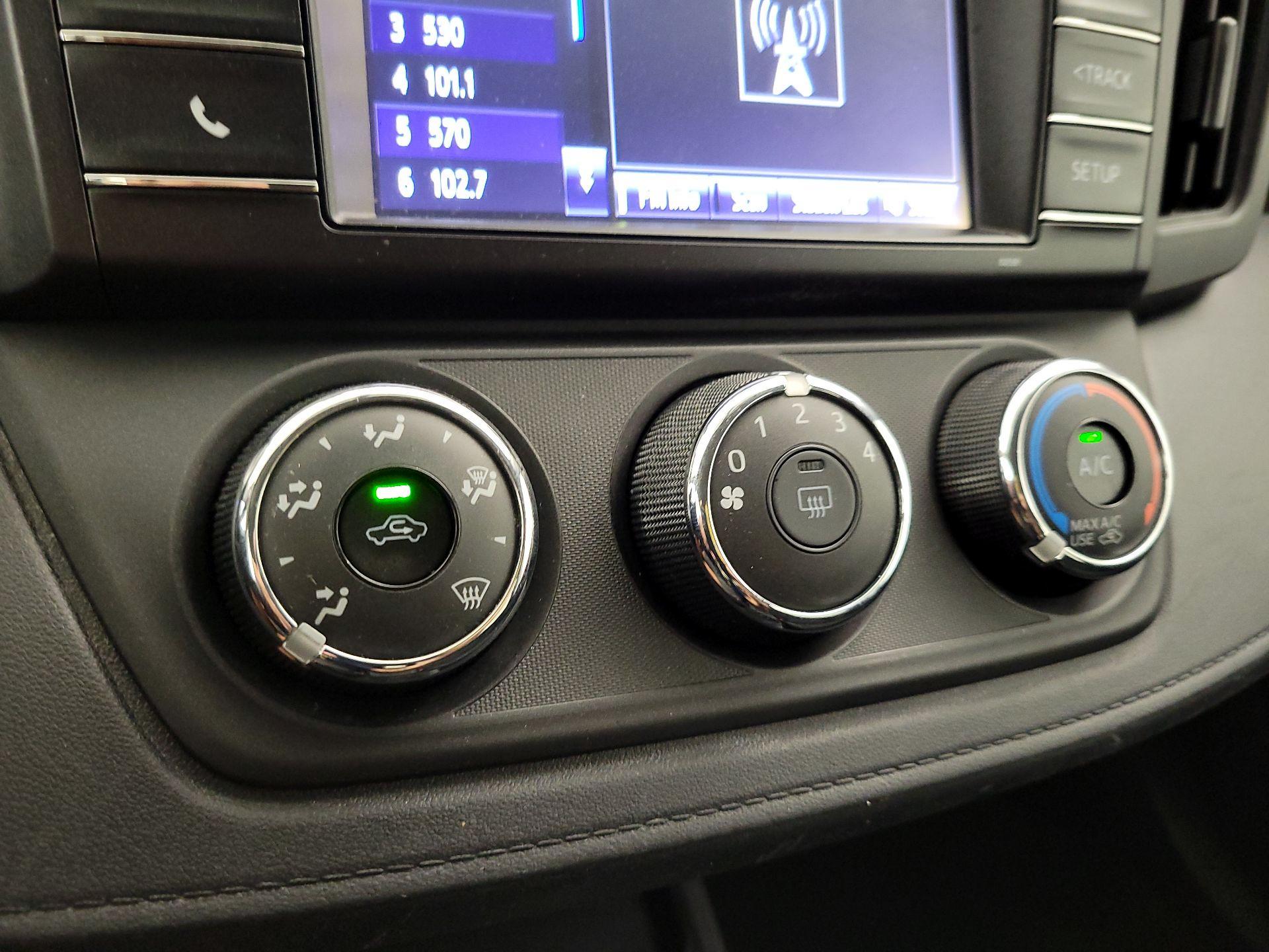 Thumbnail: 2016 Toyota RAV4 - 16