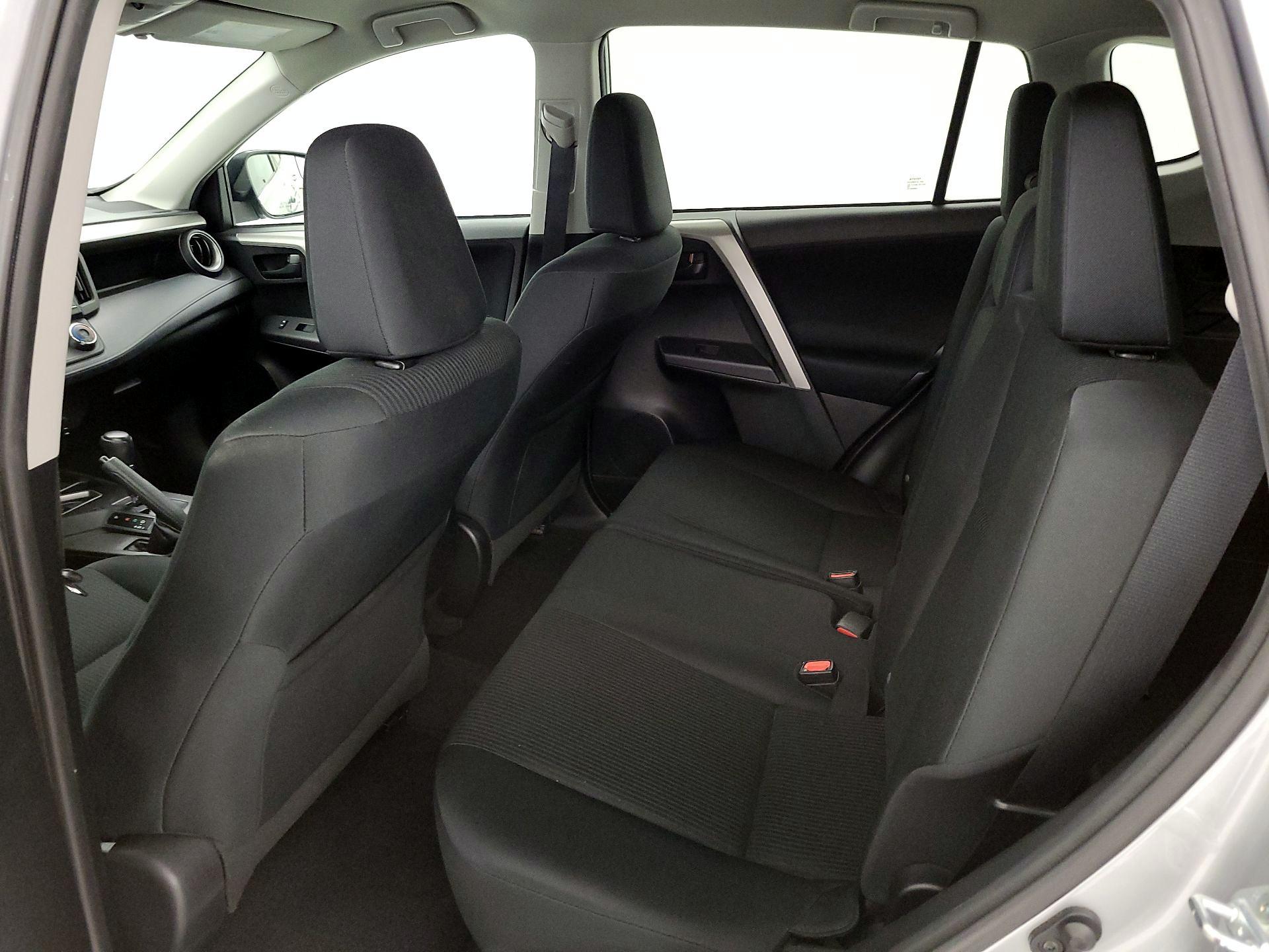 Thumbnail: 2016 Toyota RAV4 - 19