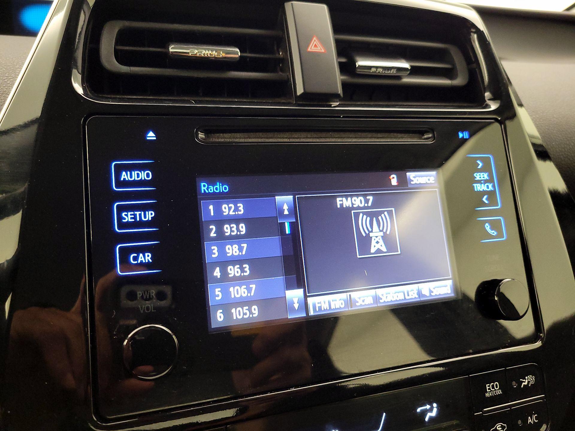 Thumbnail: 2018 Toyota Prius - 15