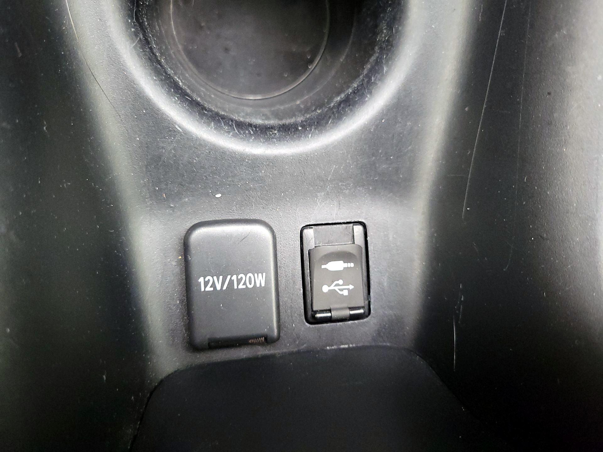 Thumbnail: 2018 Toyota Prius - 18