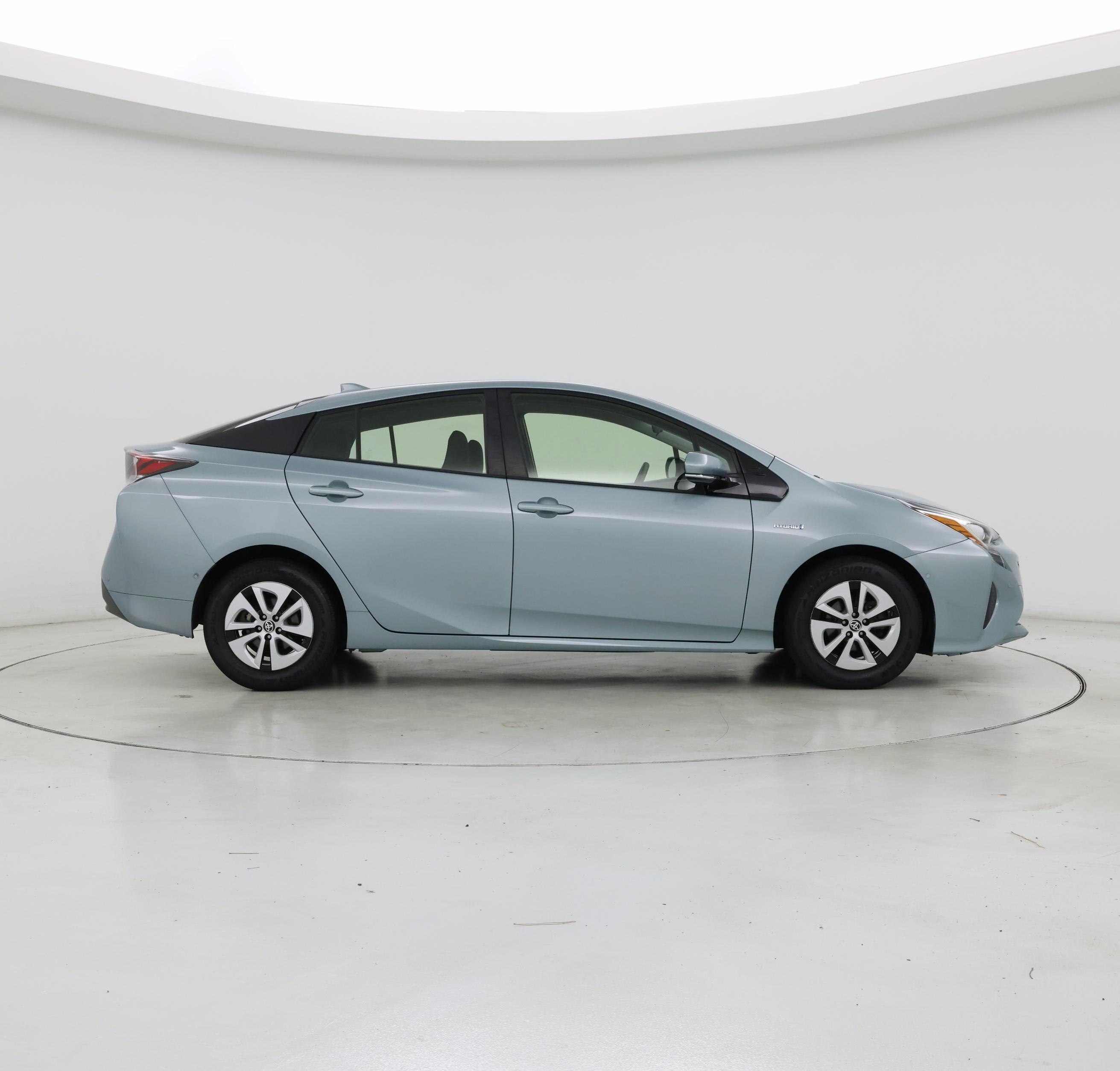 Thumbnail: 2018 Toyota Prius - 7