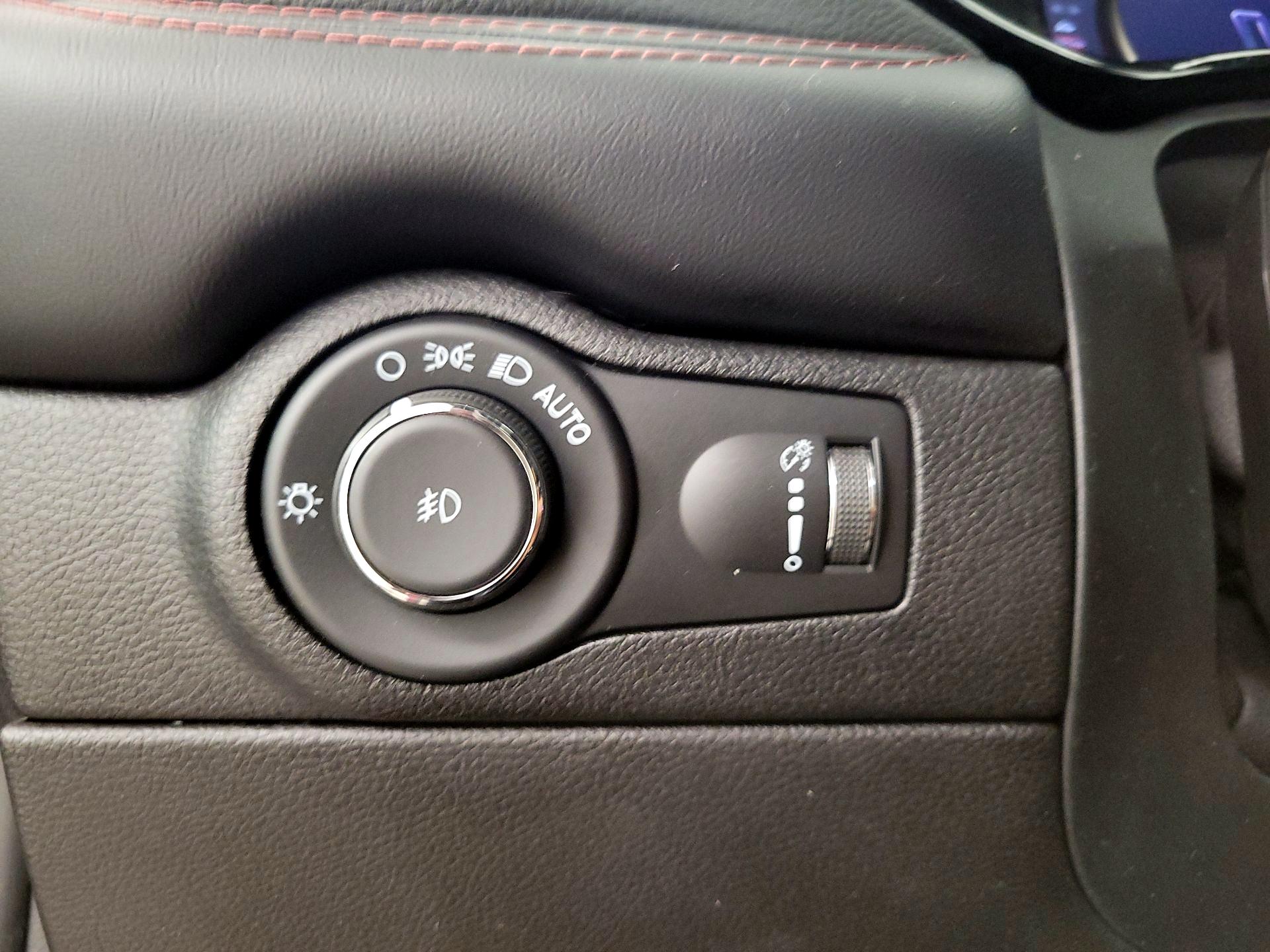 Thumbnail: 2021 Dodge Durango - 13