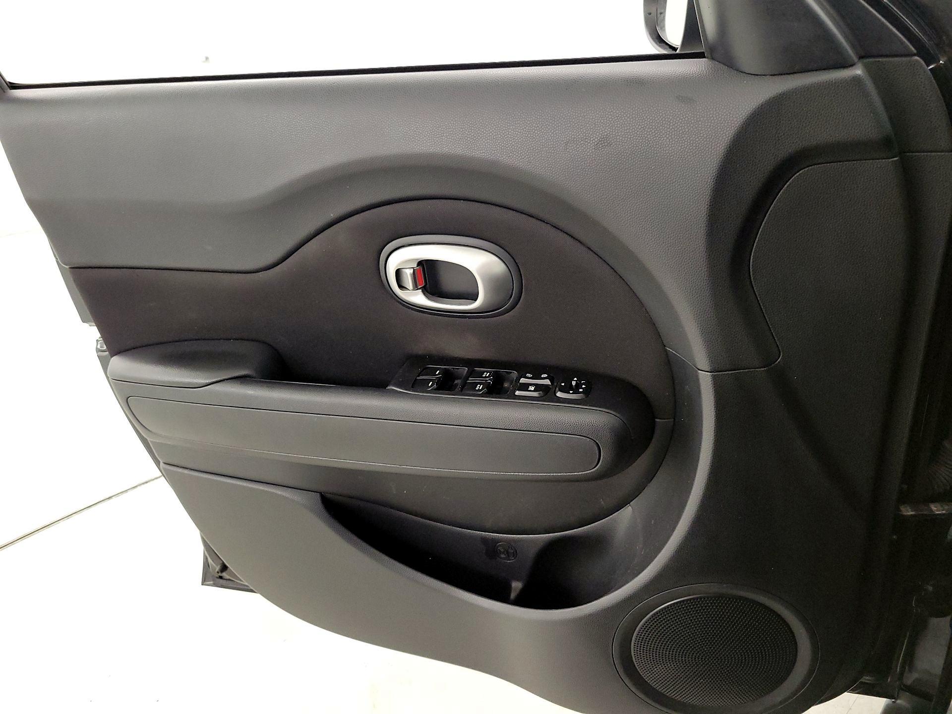 Thumbnail: 2015 Kia Soul - 12