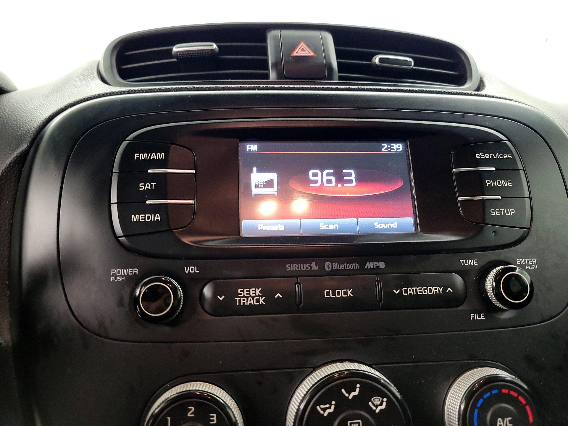 Thumbnail: 2015 Kia Soul - 15
