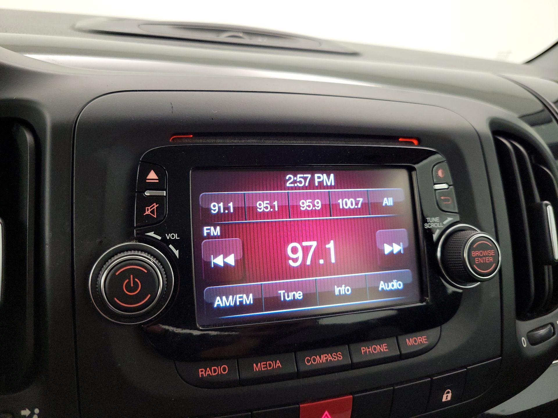 Thumbnail: 2014 Fiat 500L - 13