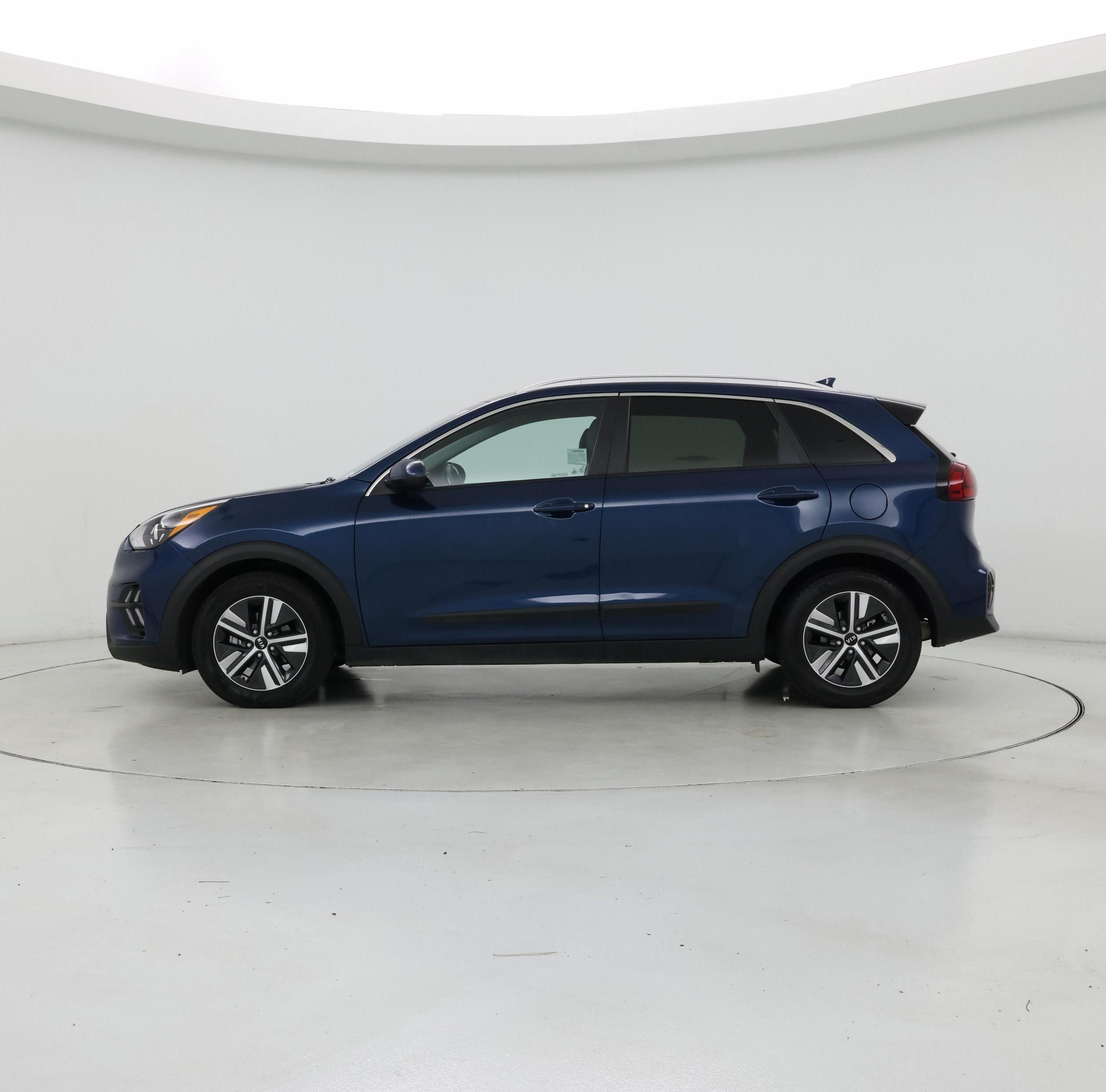 Thumbnail: 2021 Kia Niro - 3