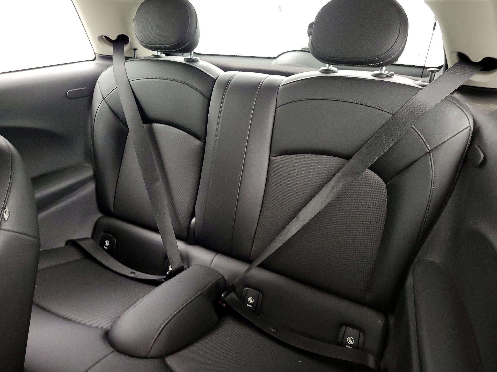 Thumbnail: 2015 MINI Cooper Hardtop - 18