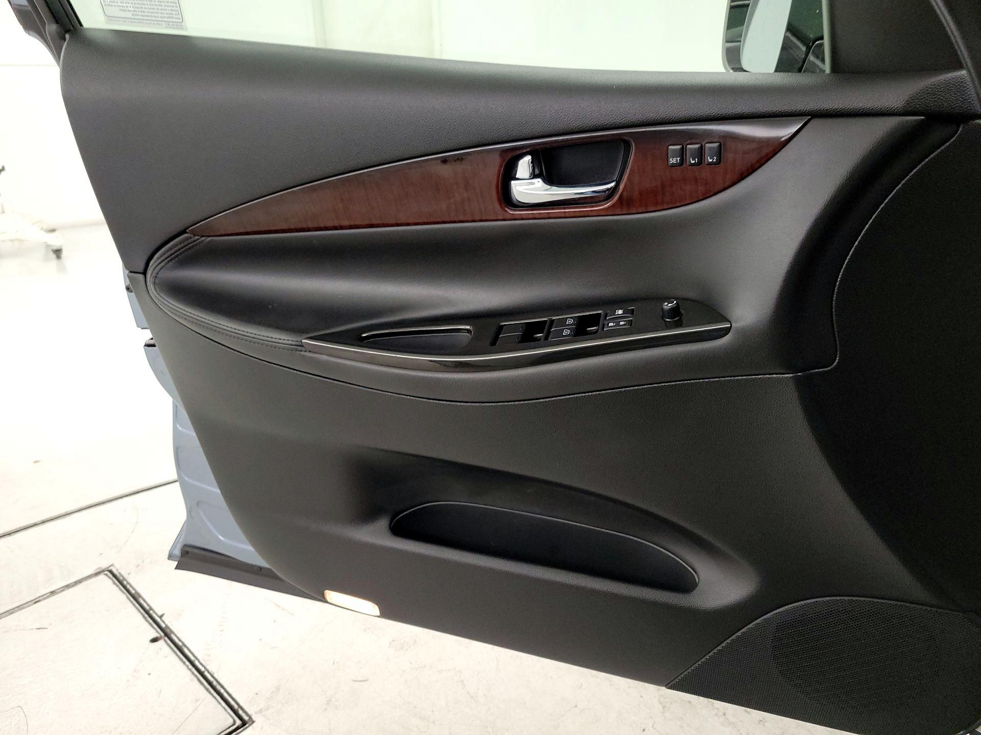Thumbnail: 2016 INFINITI QX50 - 12