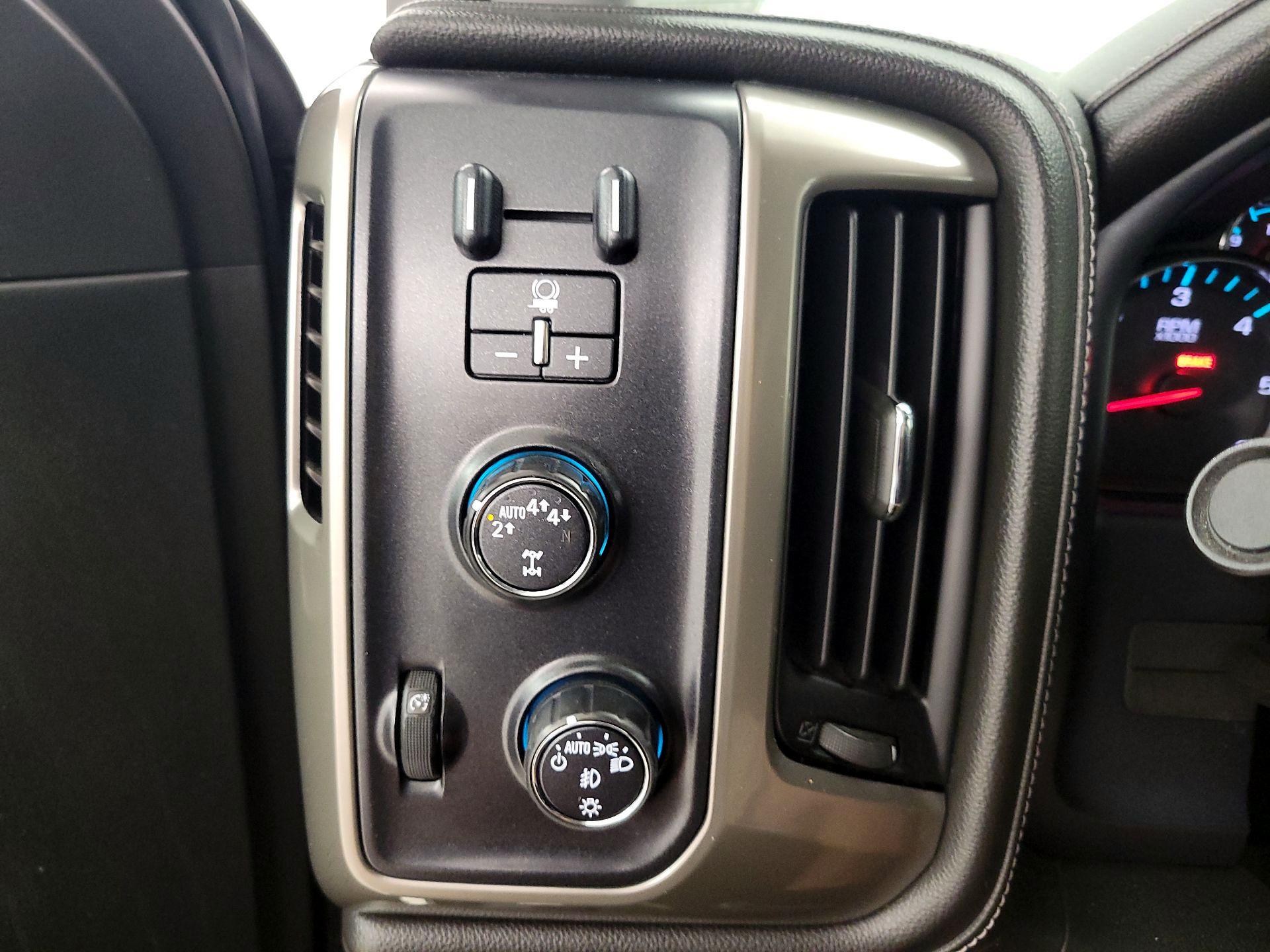 Thumbnail: 2017 Chevrolet Silverado 1500 - 13