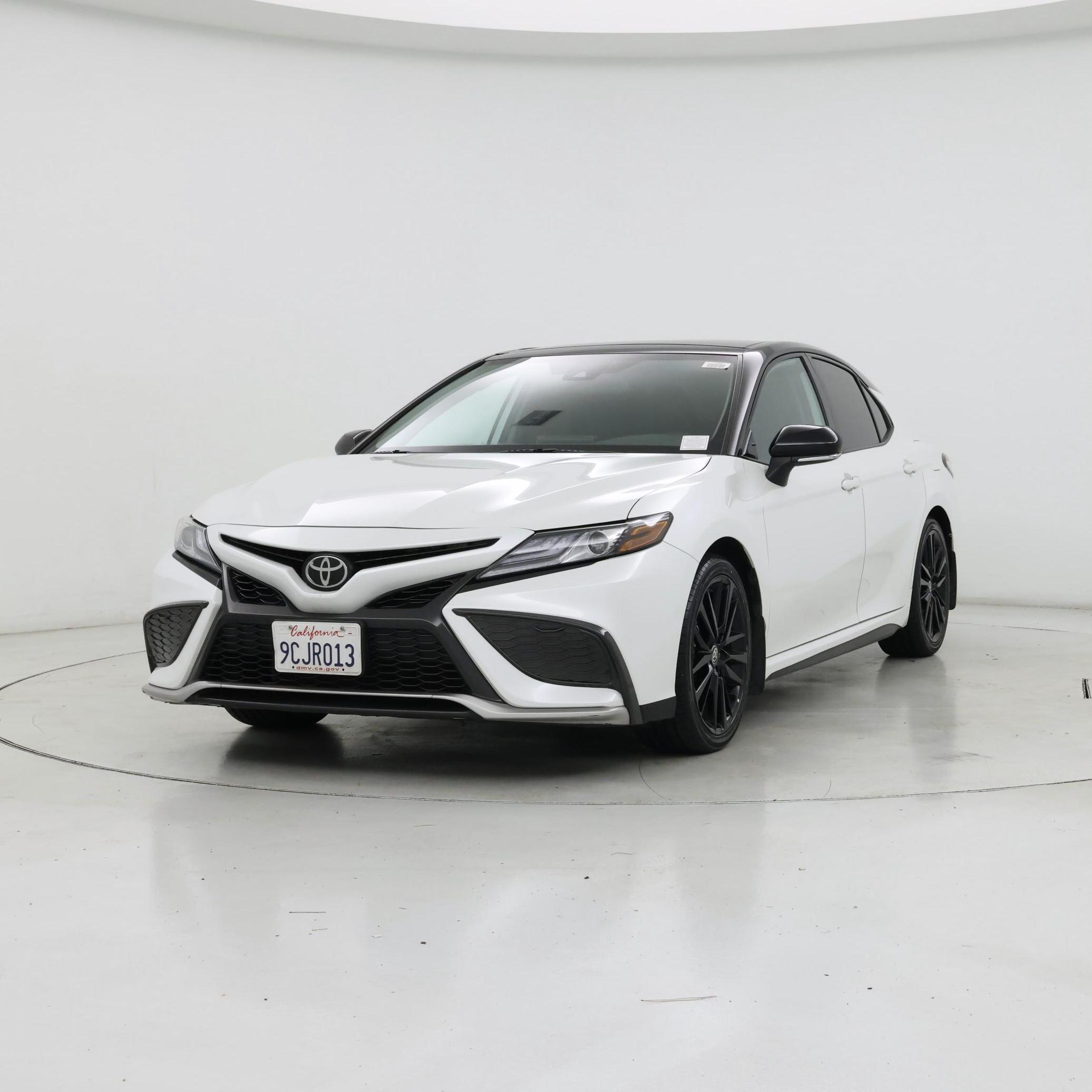 Thumbnail: 2022 Toyota Camry - 4