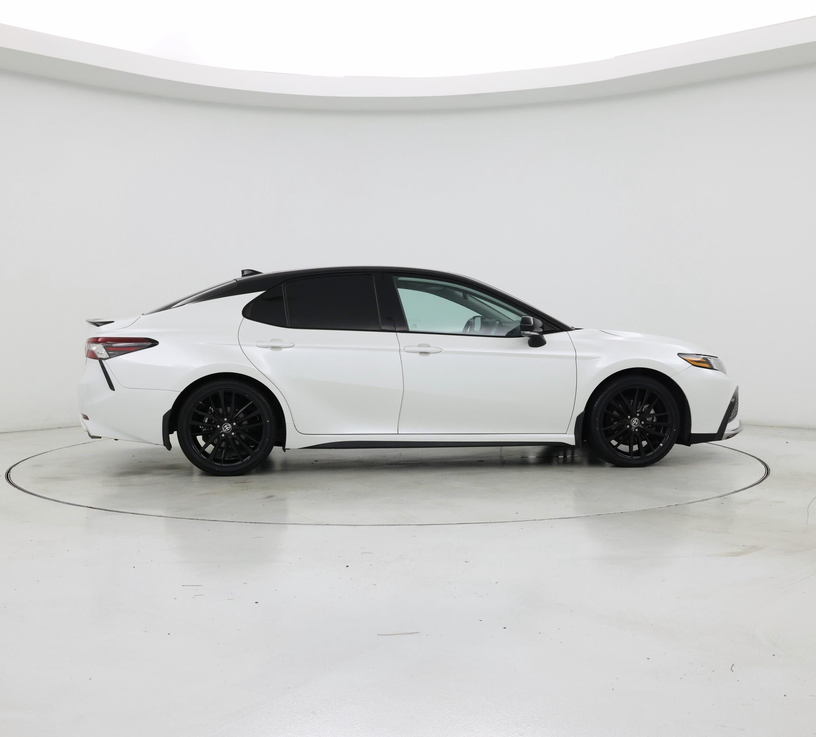 Thumbnail: 2022 Toyota Camry - 7