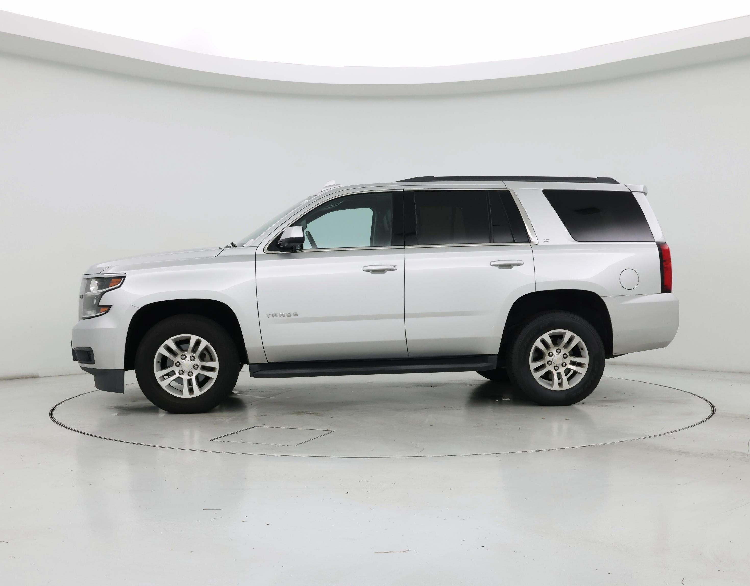 Thumbnail: 2017 Chevrolet Tahoe - 3