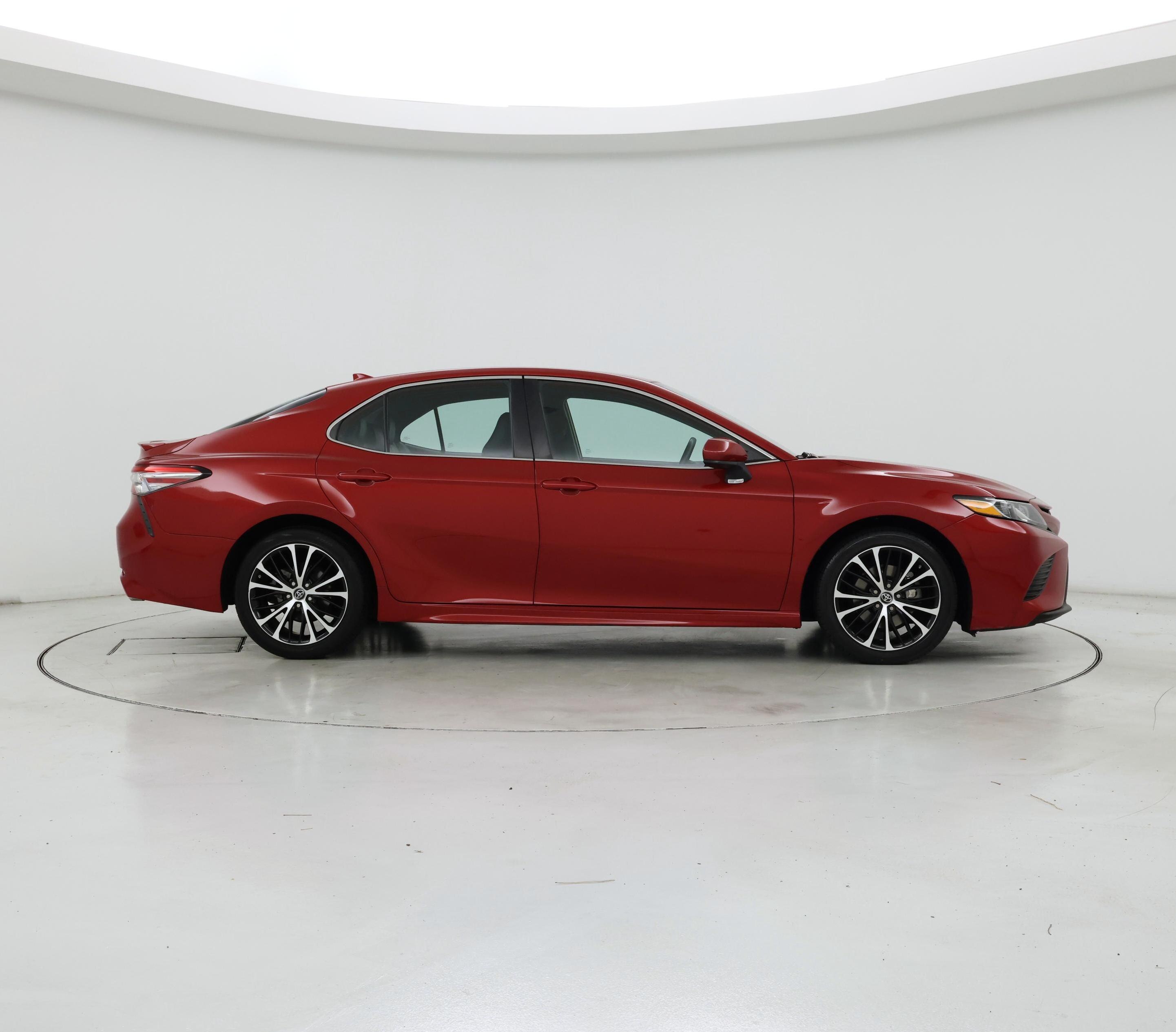 Thumbnail: 2019 Toyota Camry - 7