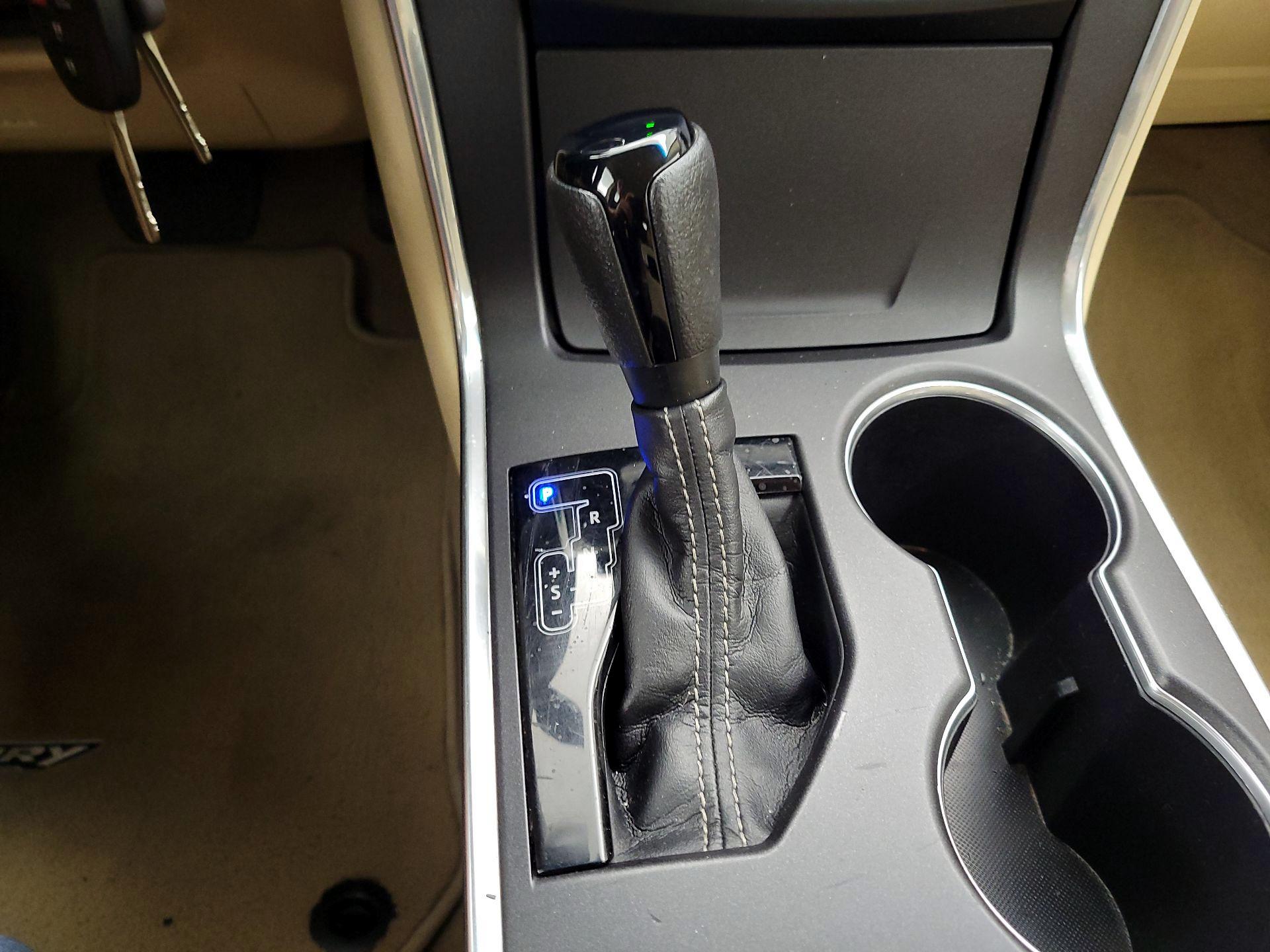 Thumbnail: 2015 Toyota Camry - 17