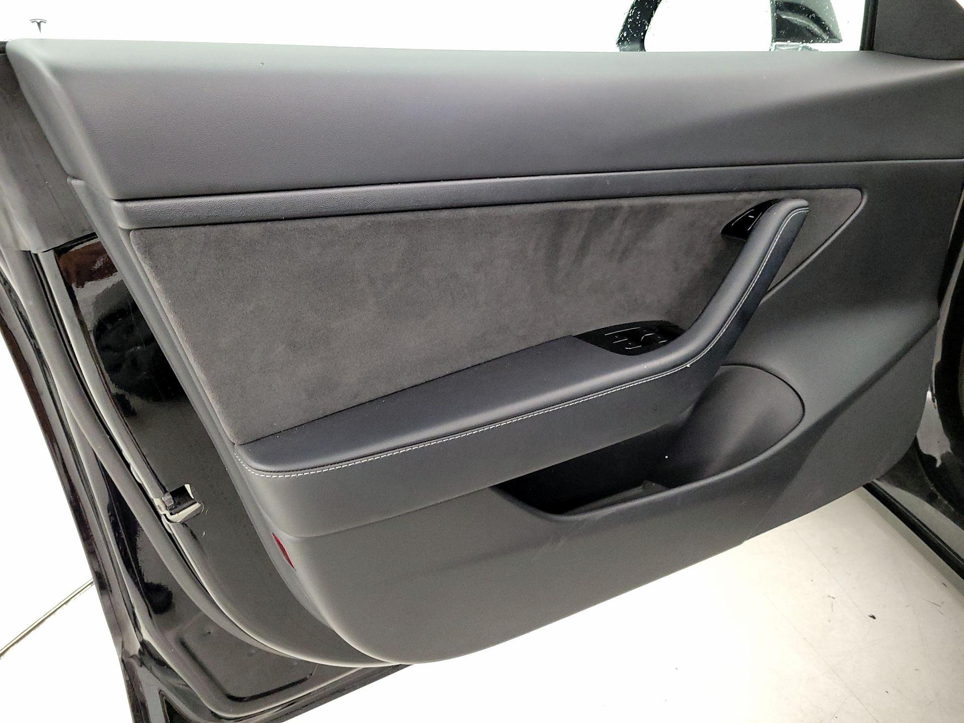 Thumbnail: 2020 Tesla Model 3 - 12