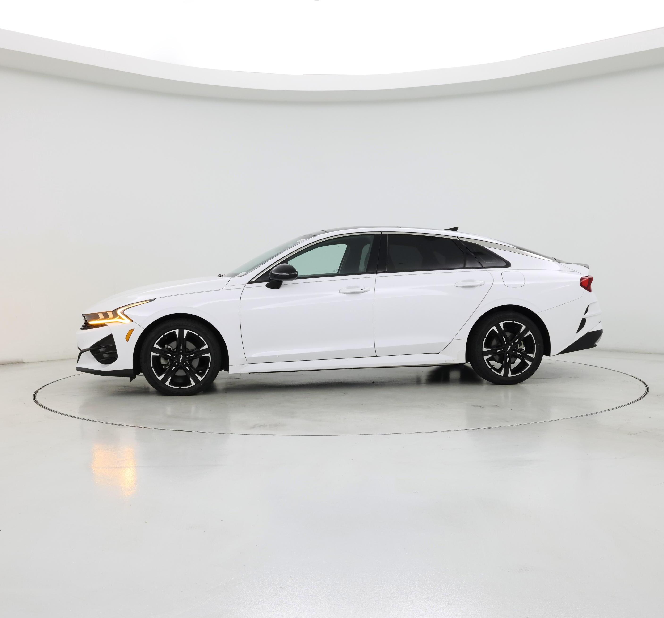 Thumbnail: 2023 Kia K5 - 3