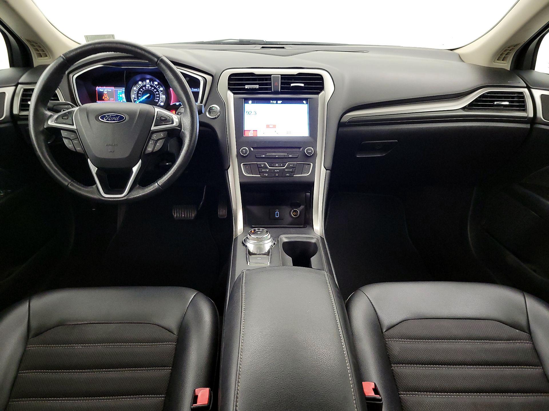 Thumbnail: 2017 Ford Fusion - 9