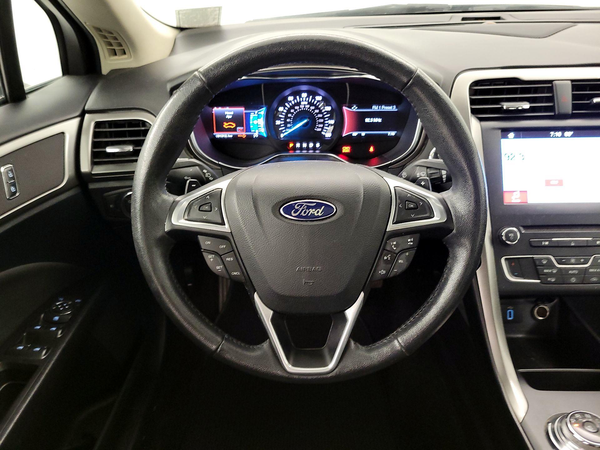 Thumbnail: 2017 Ford Fusion - 10
