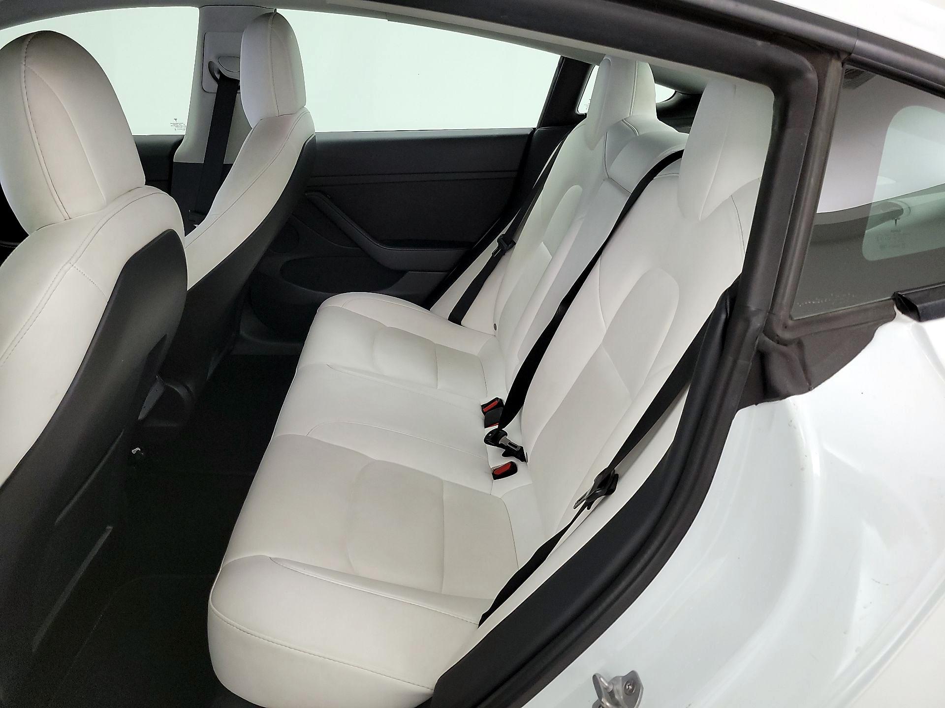 Thumbnail: 2022 Tesla Model 3 - 19