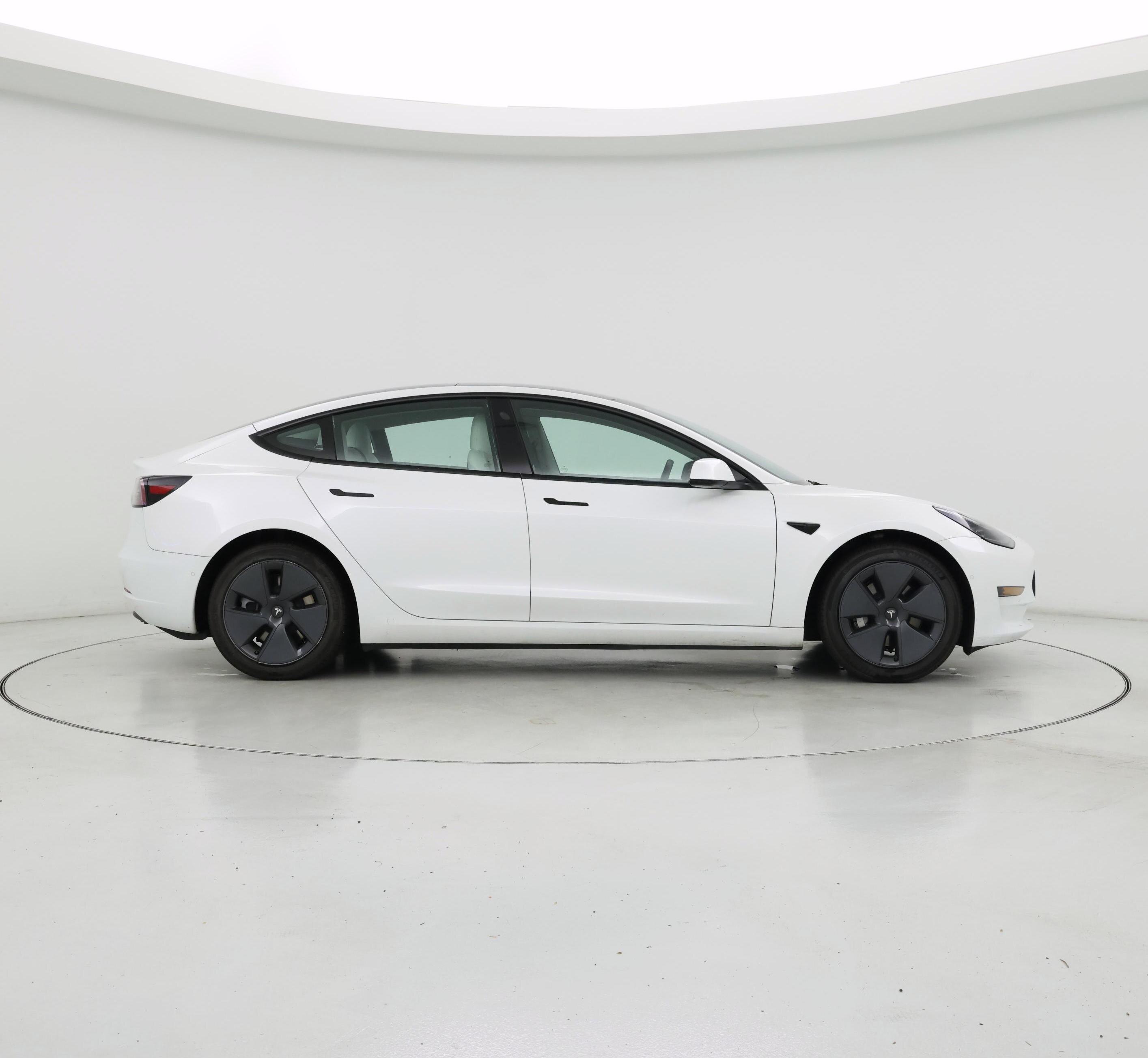 Thumbnail: 2022 Tesla Model 3 - 7