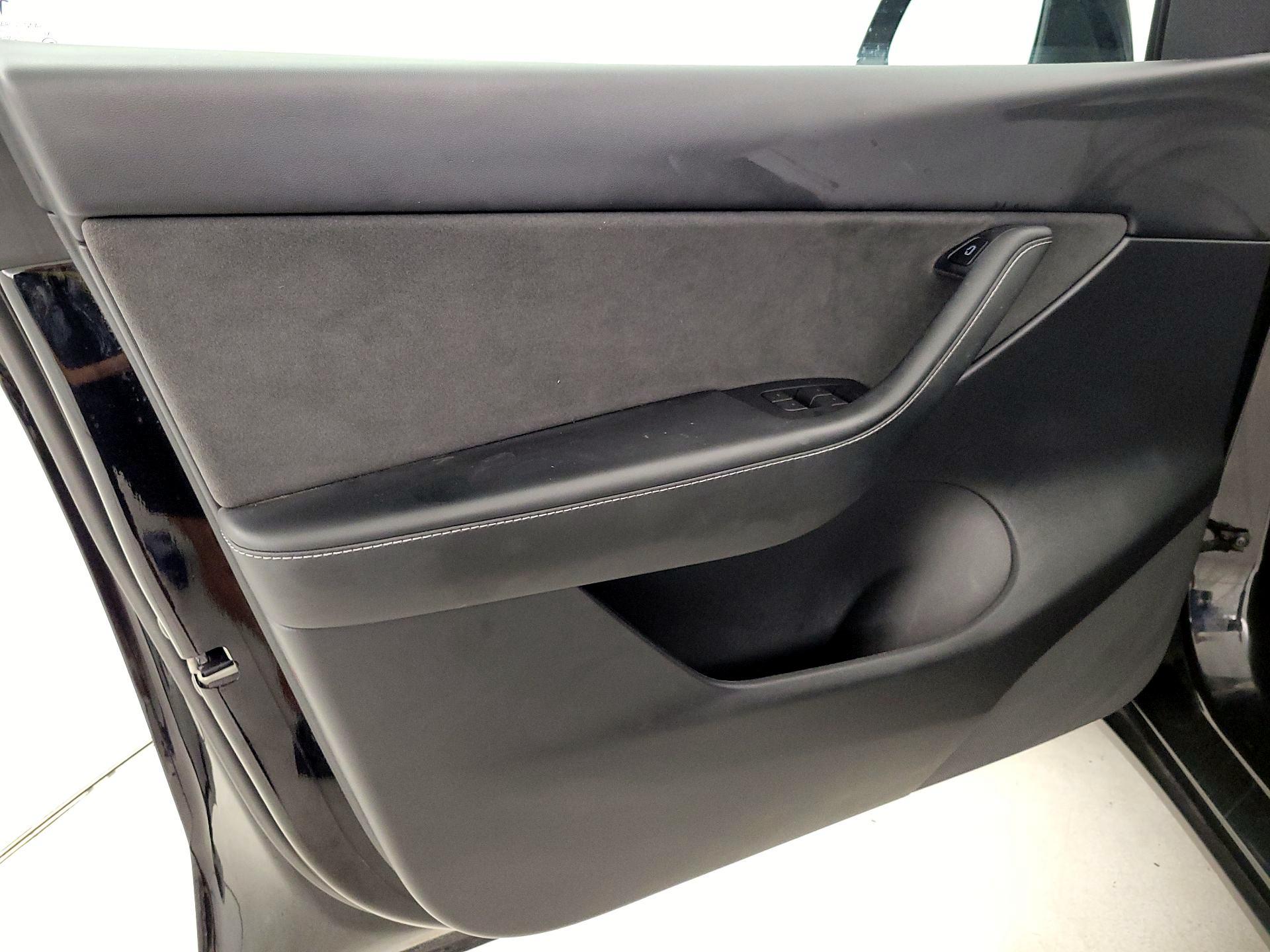 Thumbnail: 2022 Tesla Model Y - 12