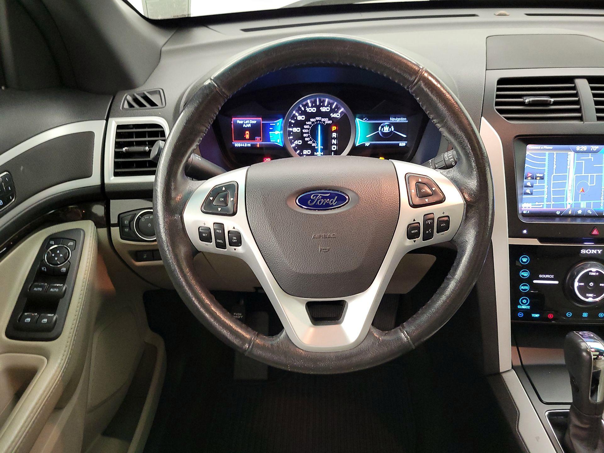 Thumbnail: 2014 Ford Explorer - 10