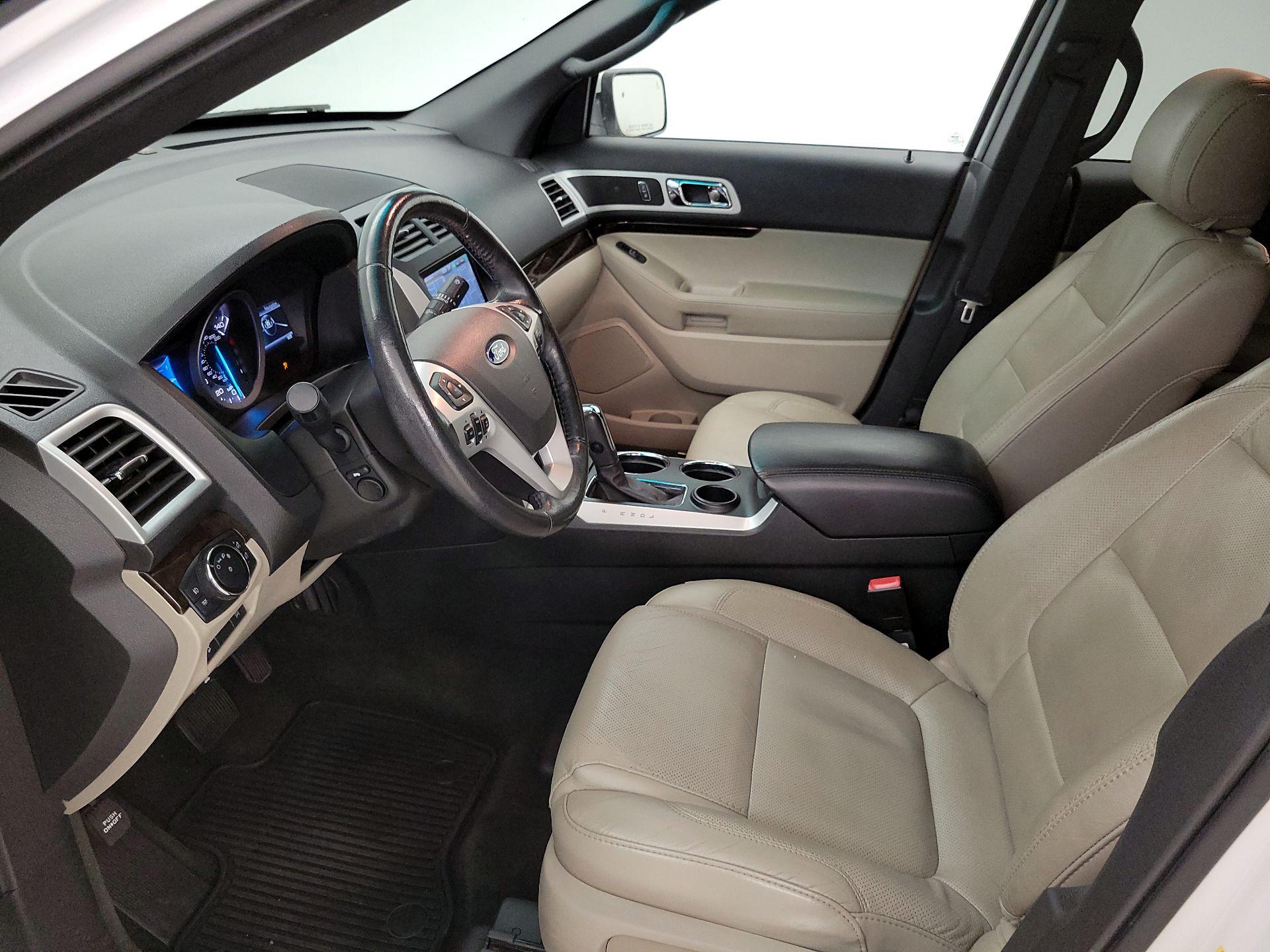 Thumbnail: 2014 Ford Explorer - 11