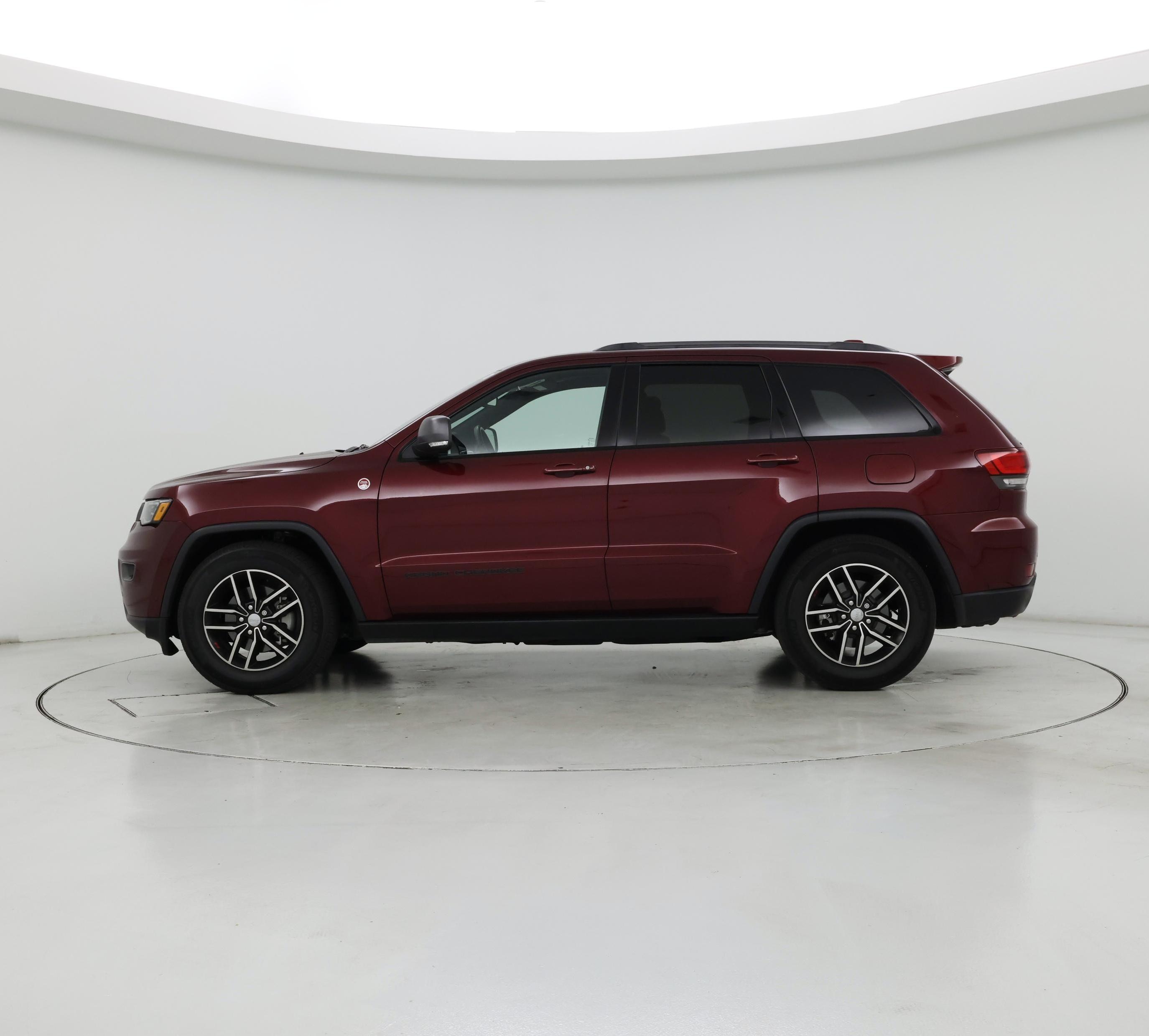 Thumbnail: 2018 Jeep Grand Cherokee - 3