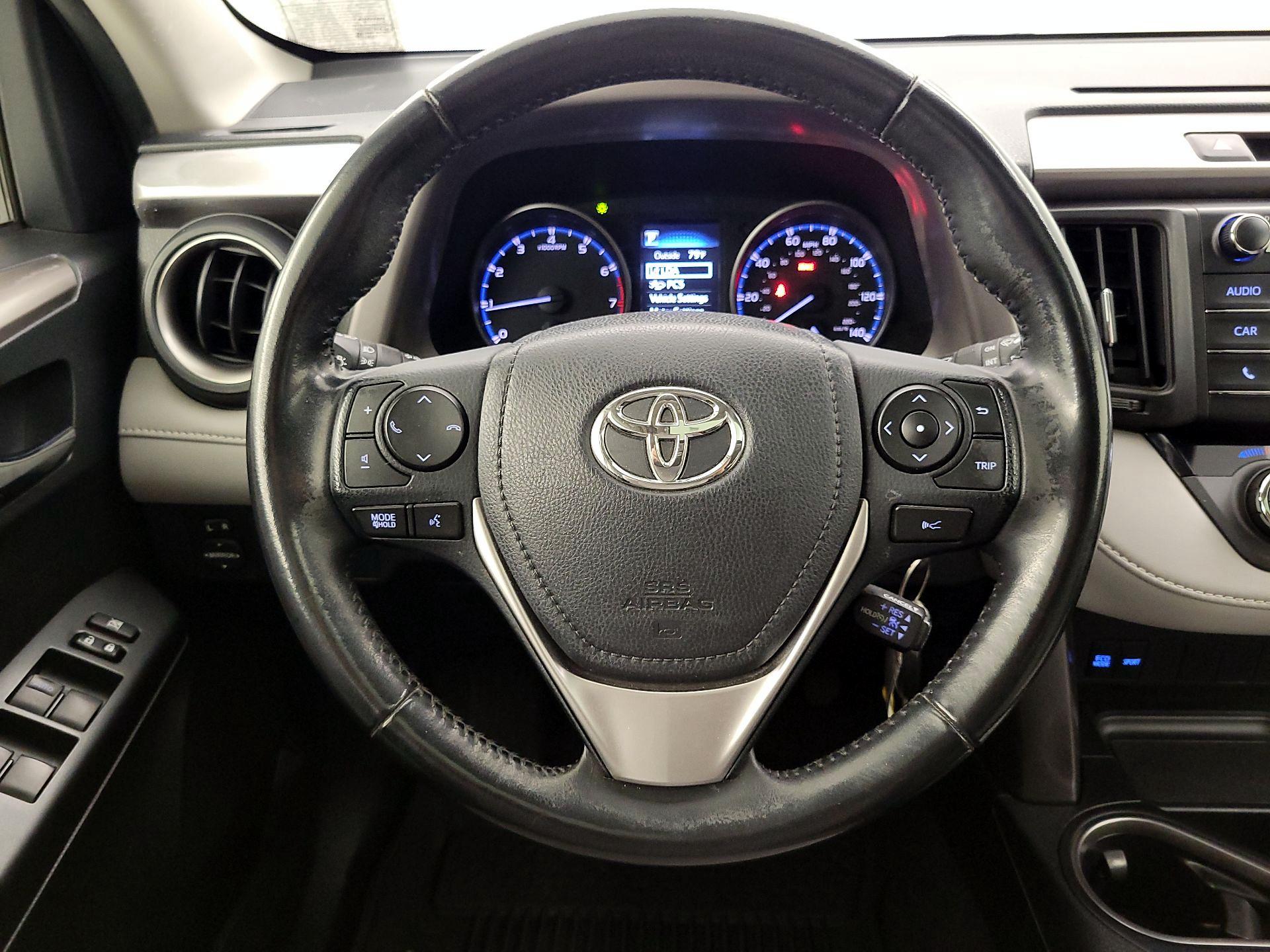 Thumbnail: 2018 Toyota RAV4 - 10