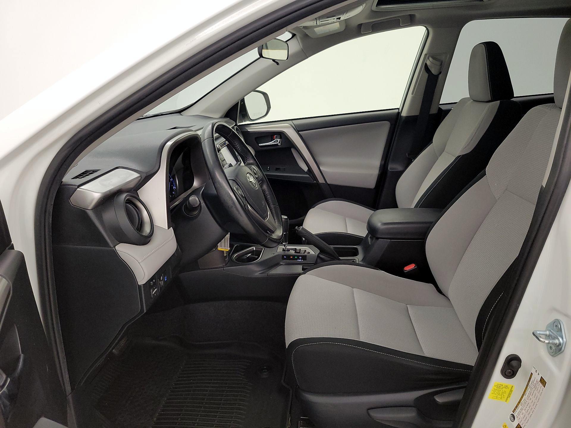 Thumbnail: 2018 Toyota RAV4 - 11