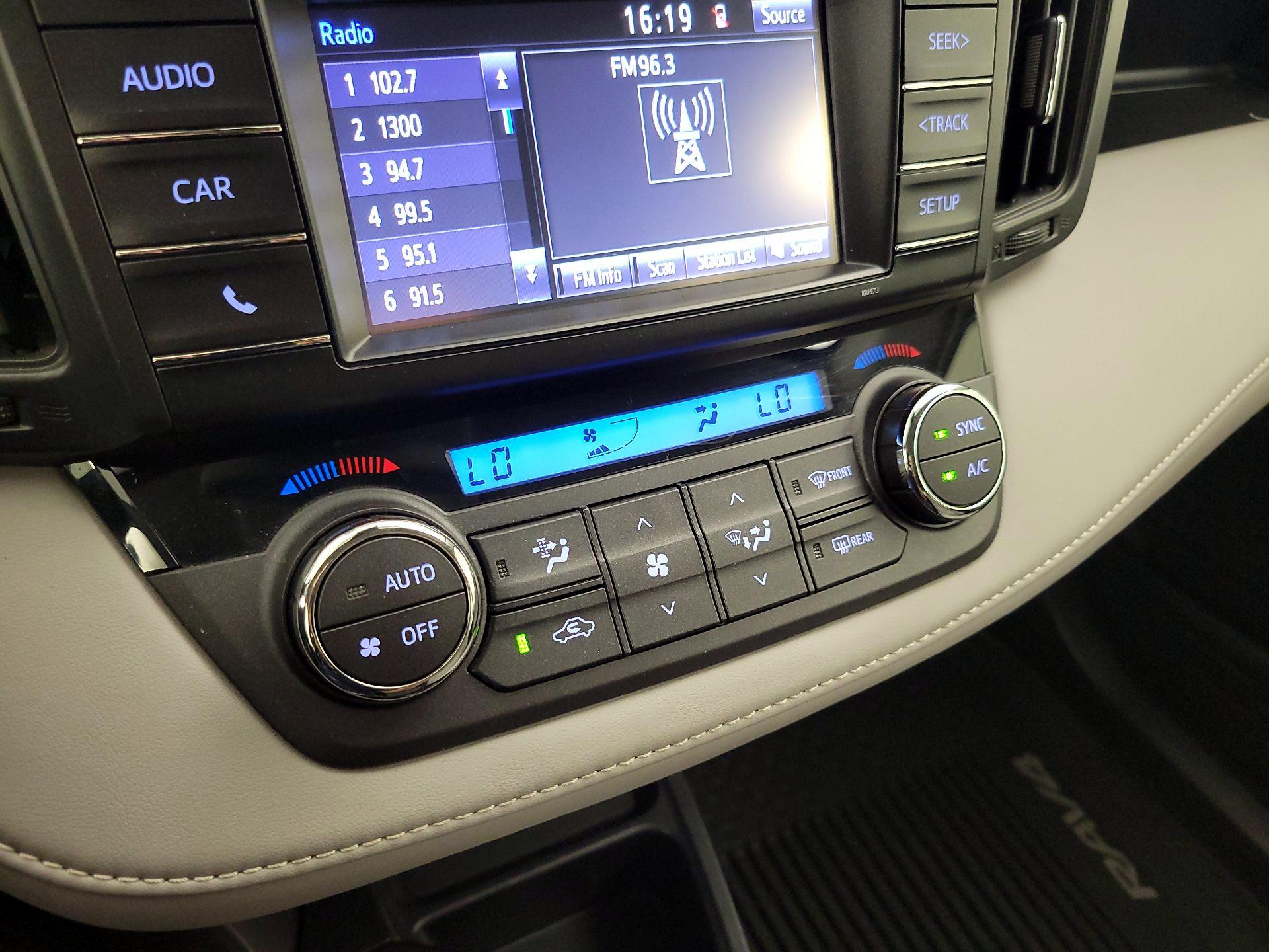 Thumbnail: 2018 Toyota RAV4 - 16