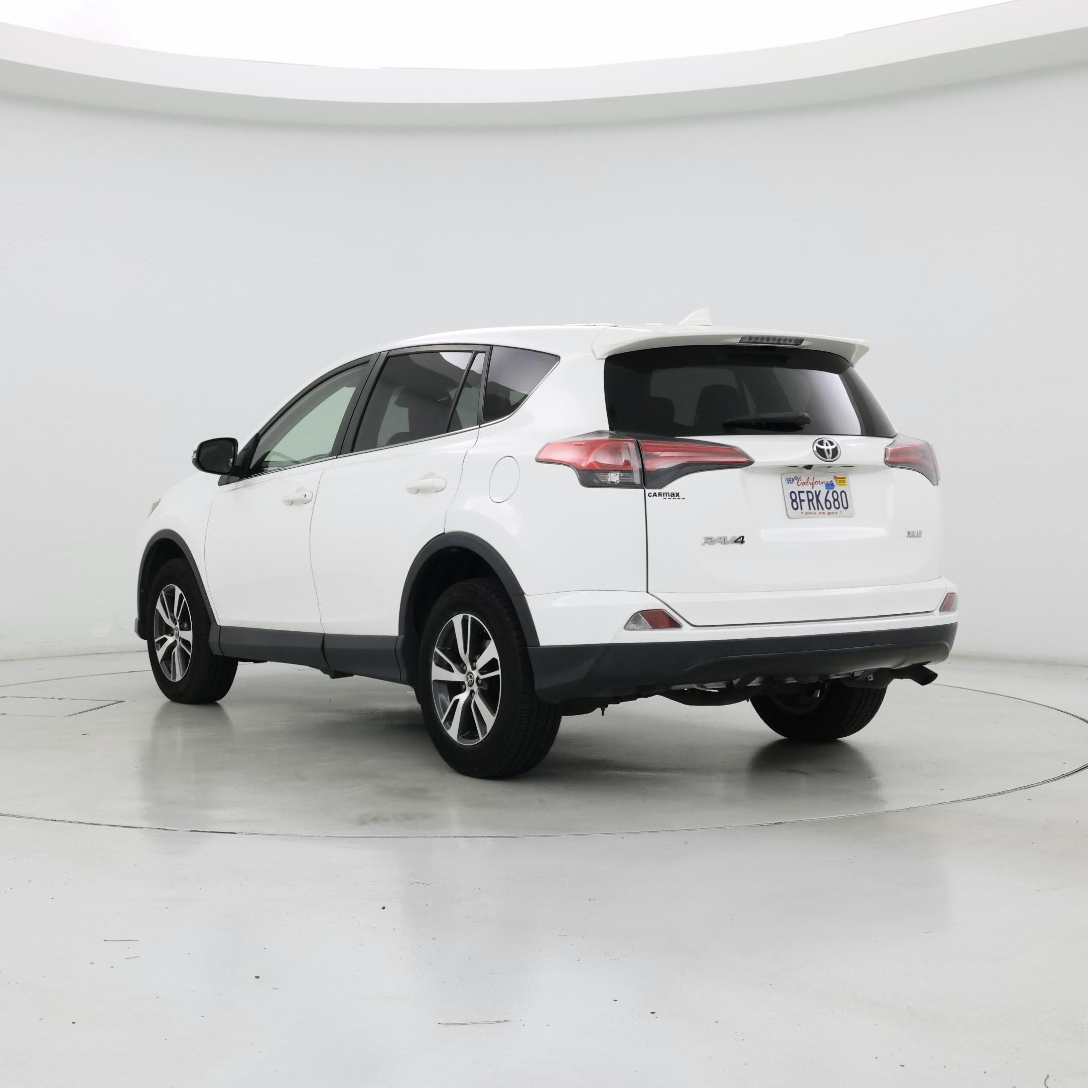 Thumbnail: 2018 Toyota RAV4 - 2