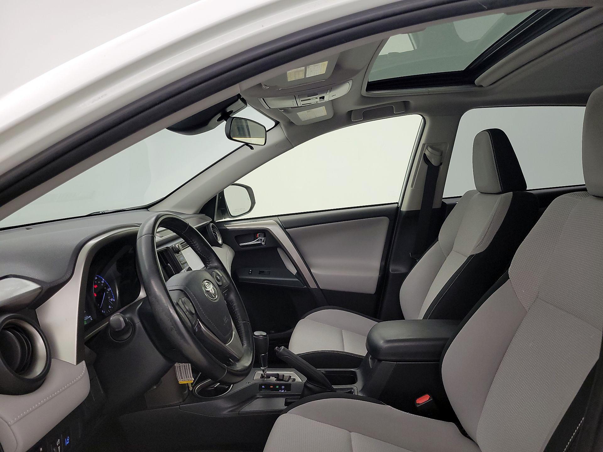 Thumbnail: 2018 Toyota RAV4 - 19